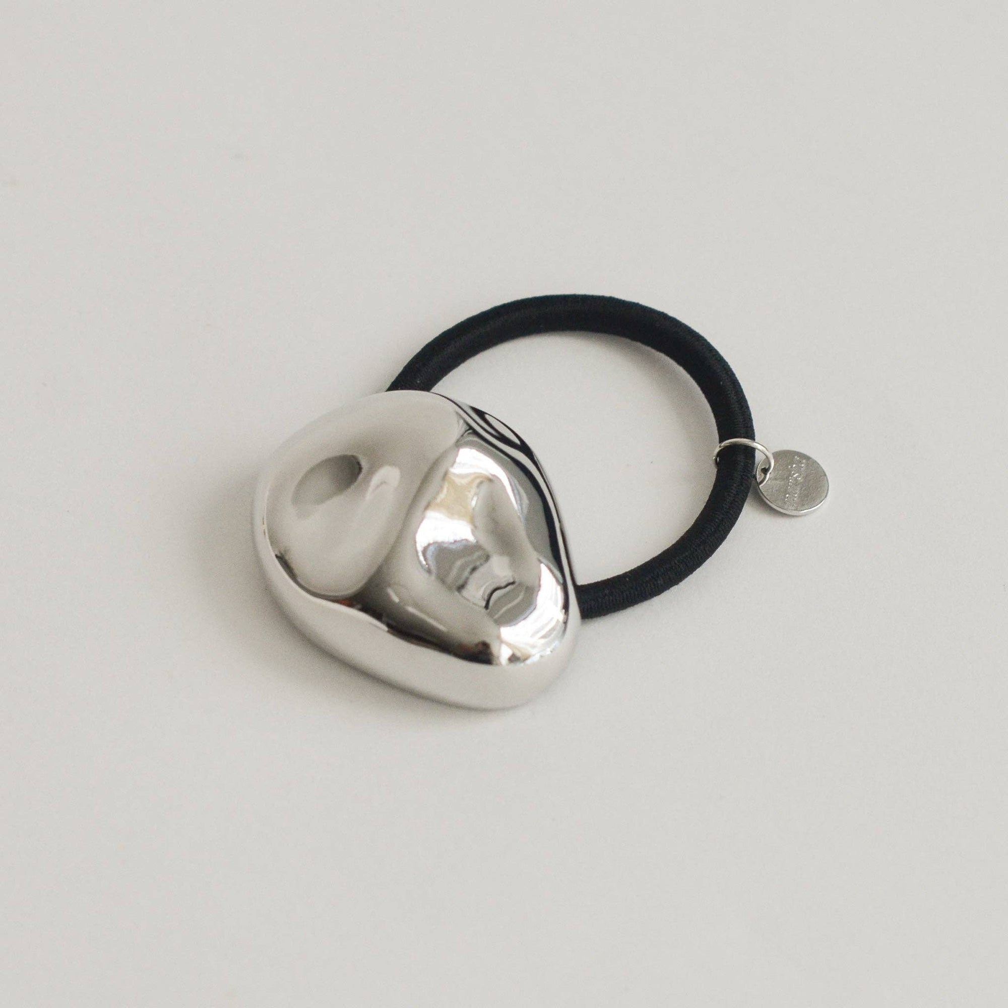 nar'sha - Large Pebble-Shaped Metal Hair Tie | Silver