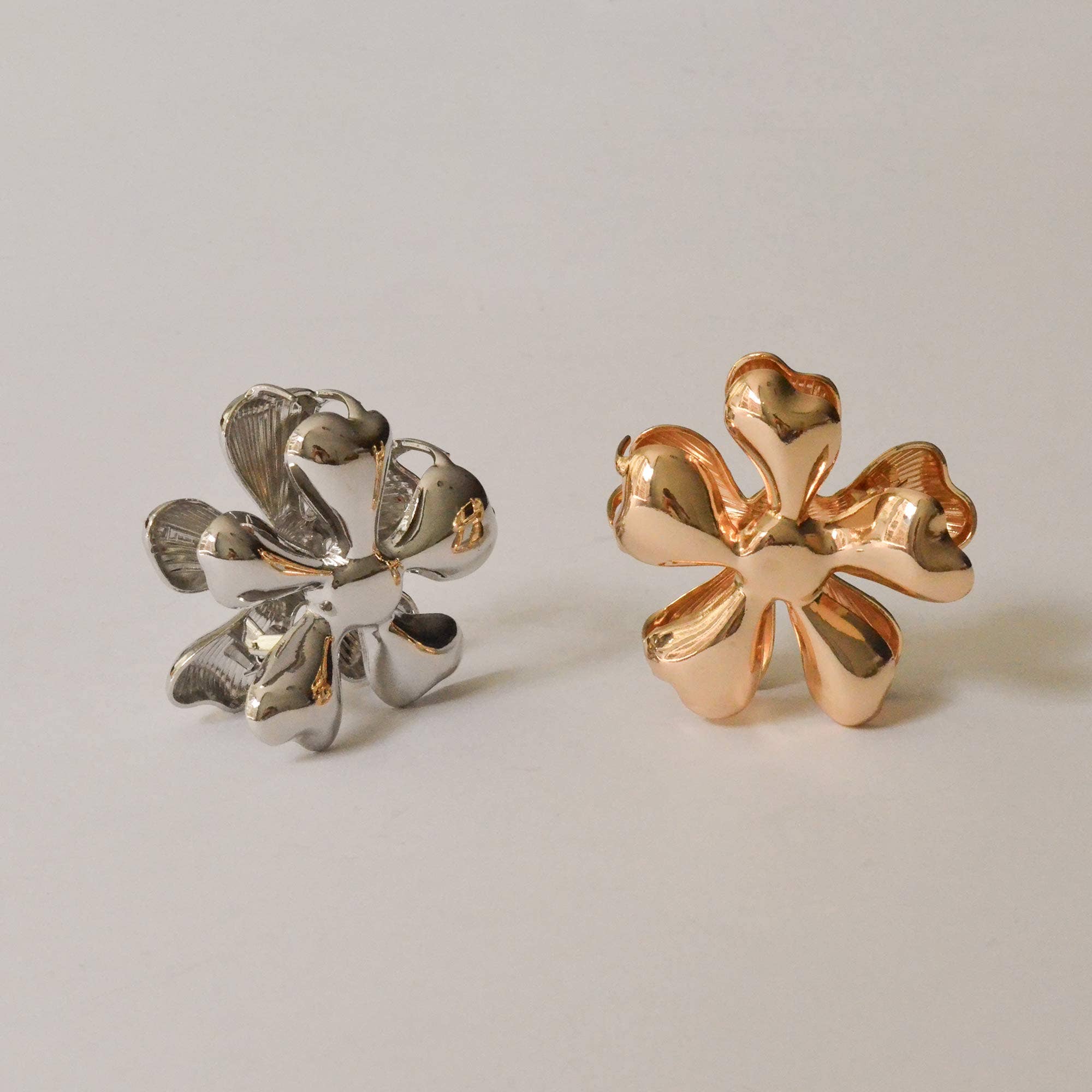 nar'sha - Flower Metal Hair Claw Clip | Silver