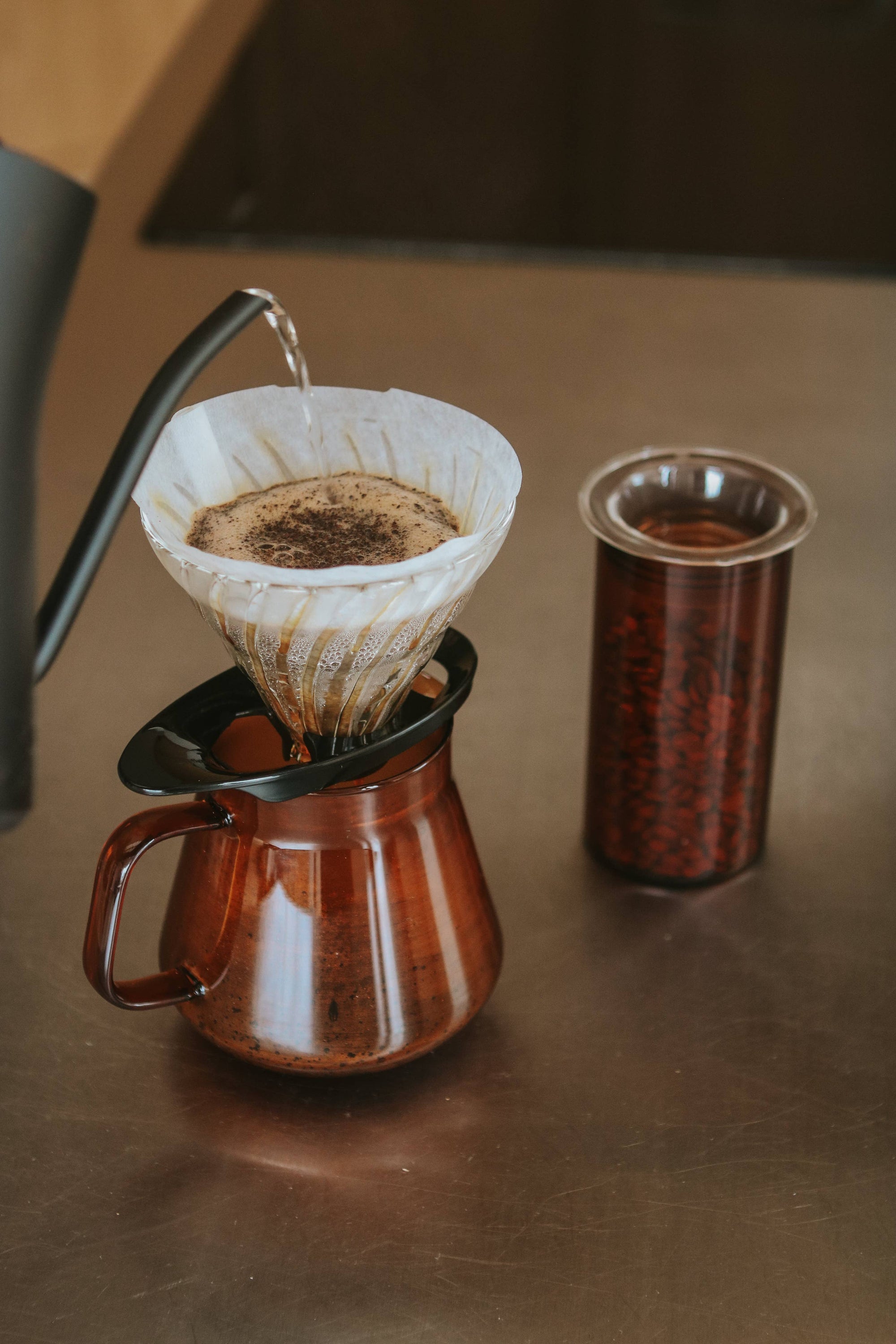 Hario - Colors Glass Coffee and Tea Server 600mL: Grey