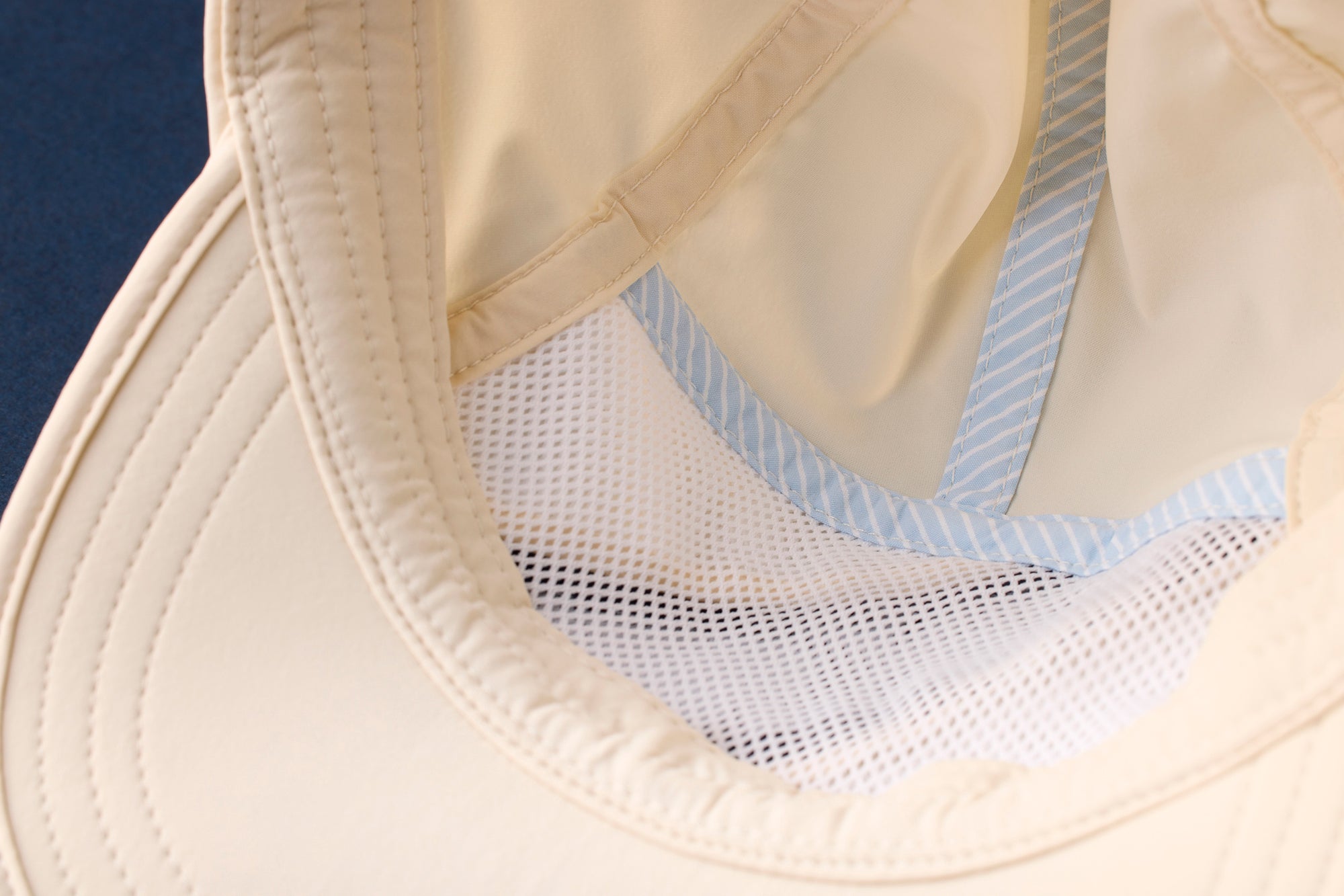 Tracksmith - Session Hat - Ivory/Navy