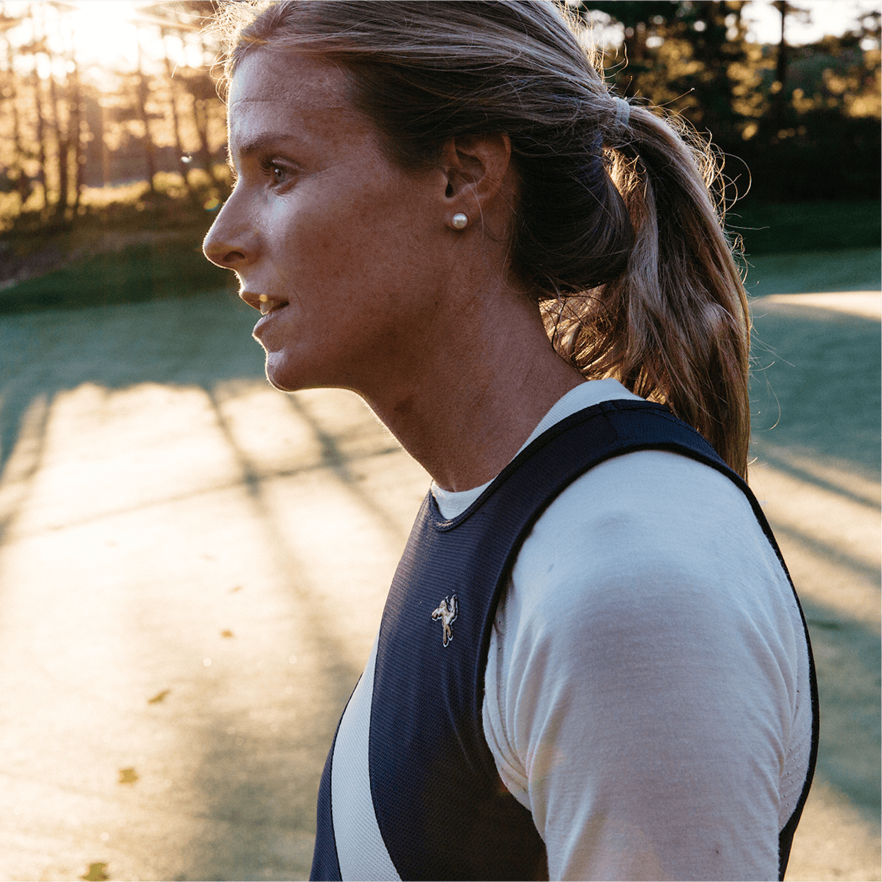 Tracksmith - (women's) Van Cortlandt Singlet - Navy/Ivory