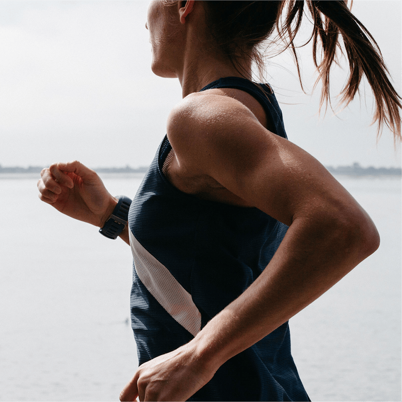 Tracksmith - (women's) Van Cortlandt Singlet - Navy/Ivory