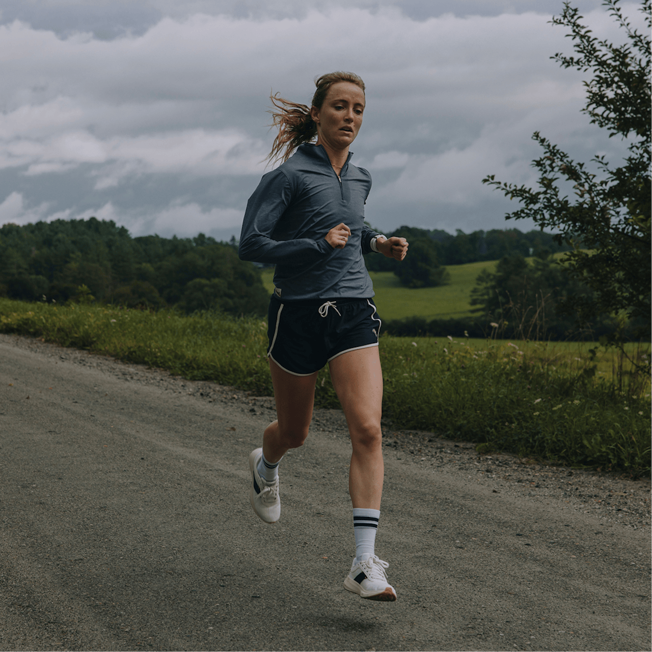 Tracksmith - (women's) Van Cortlandt Shorts - Navy/Ivory