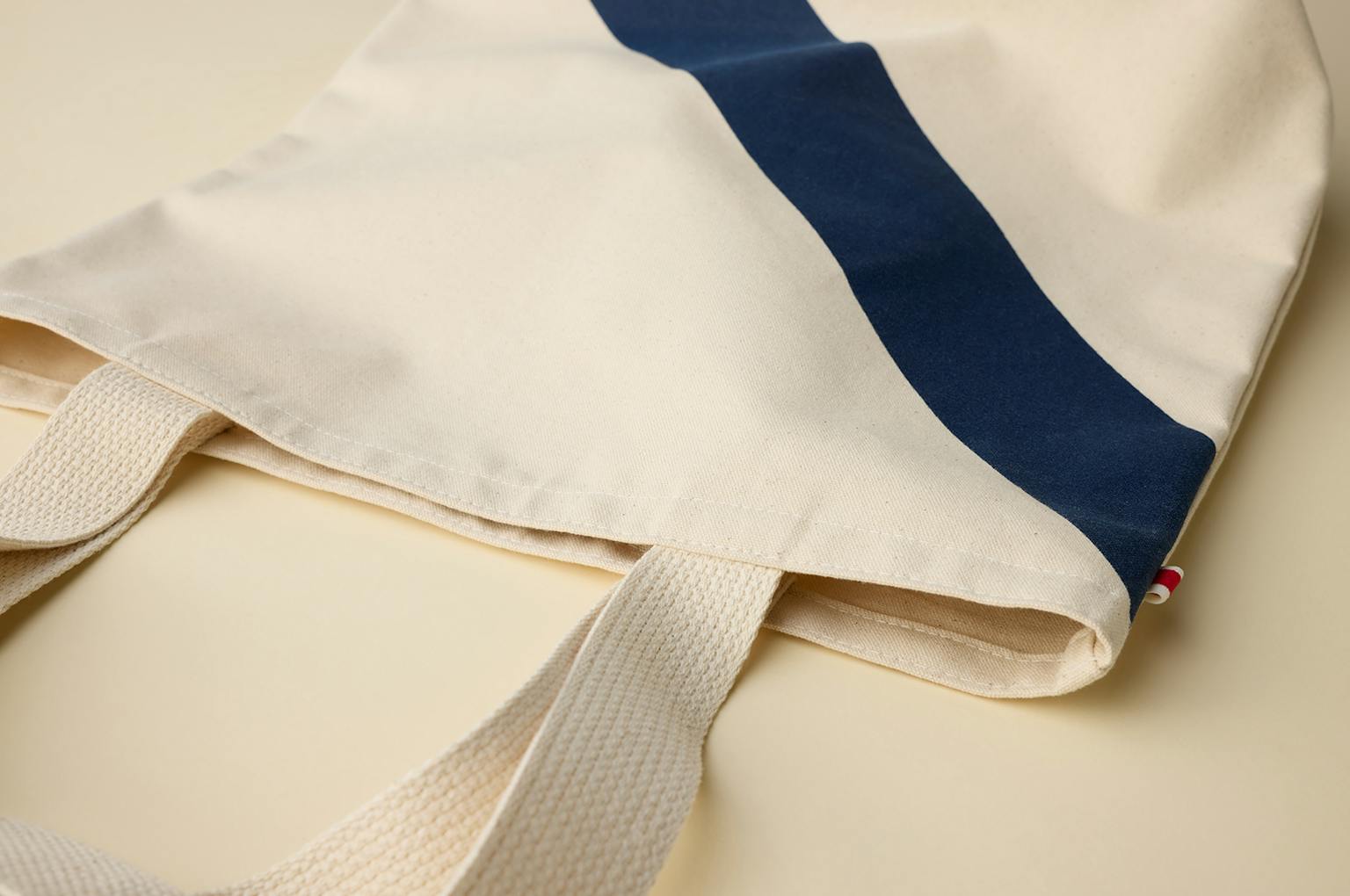 Tracksmith - Market Tote - Ivory/Navy