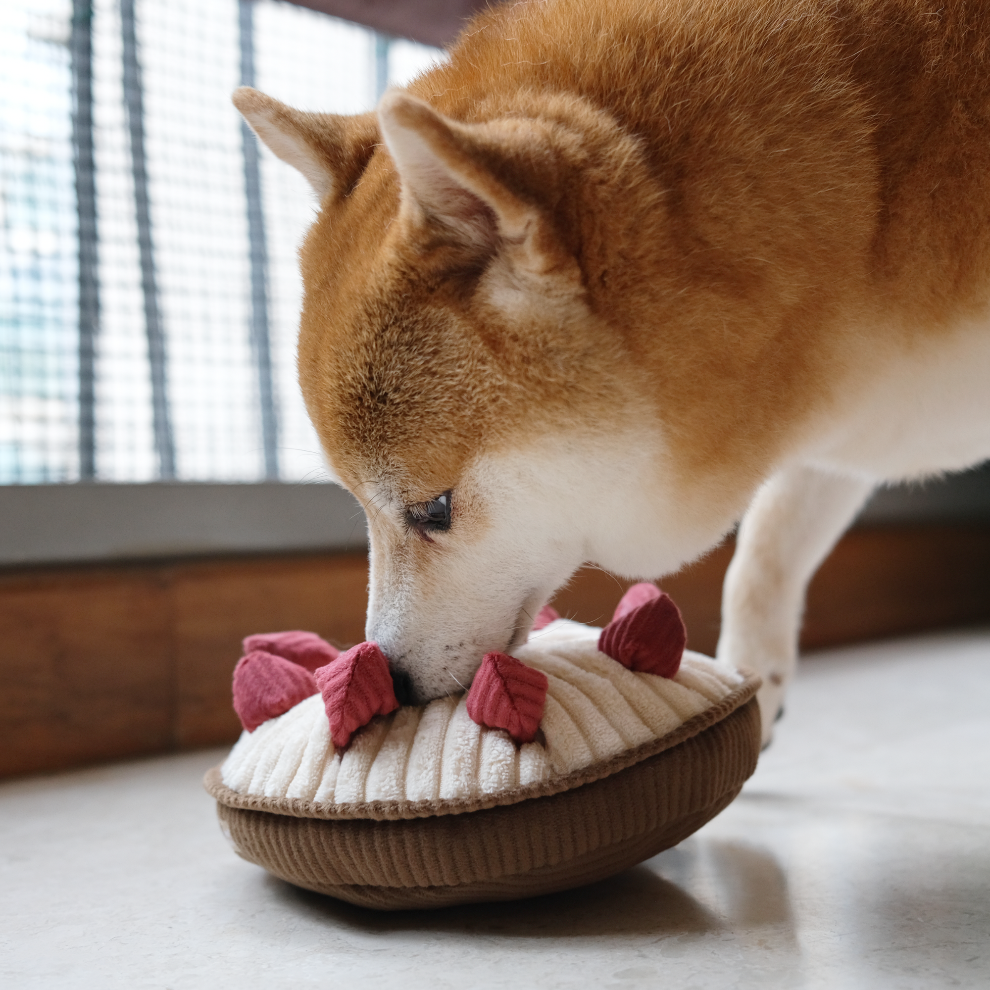 Lambwolf Collective - Enrichment Snuffle Dog Toy - Berry Pie