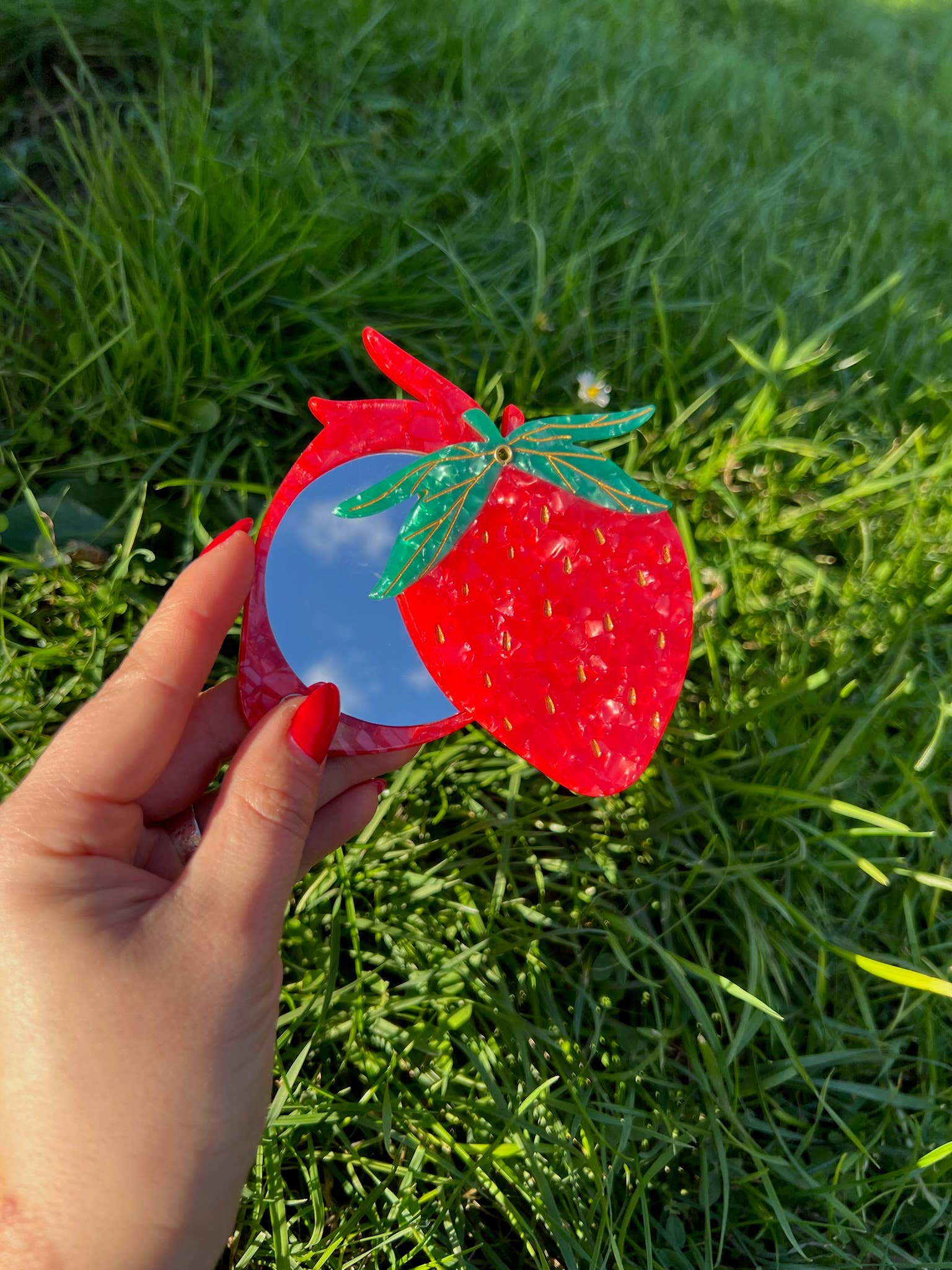 Solar Eclipse - Strawberry Compact Mirror