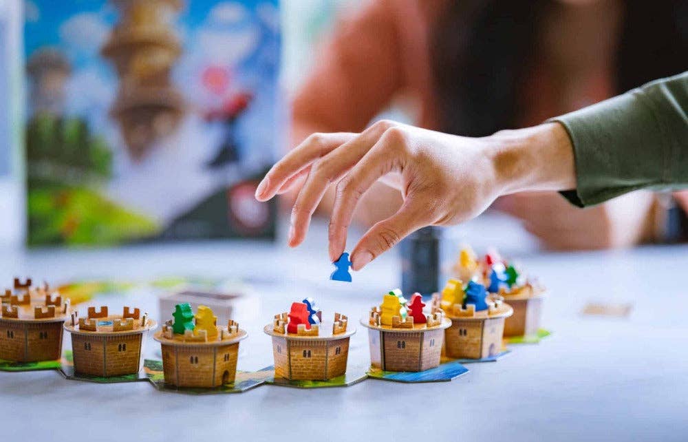 Capstone Games - Wandering Towers: Base Game / 30 minutes / 1-6 Players