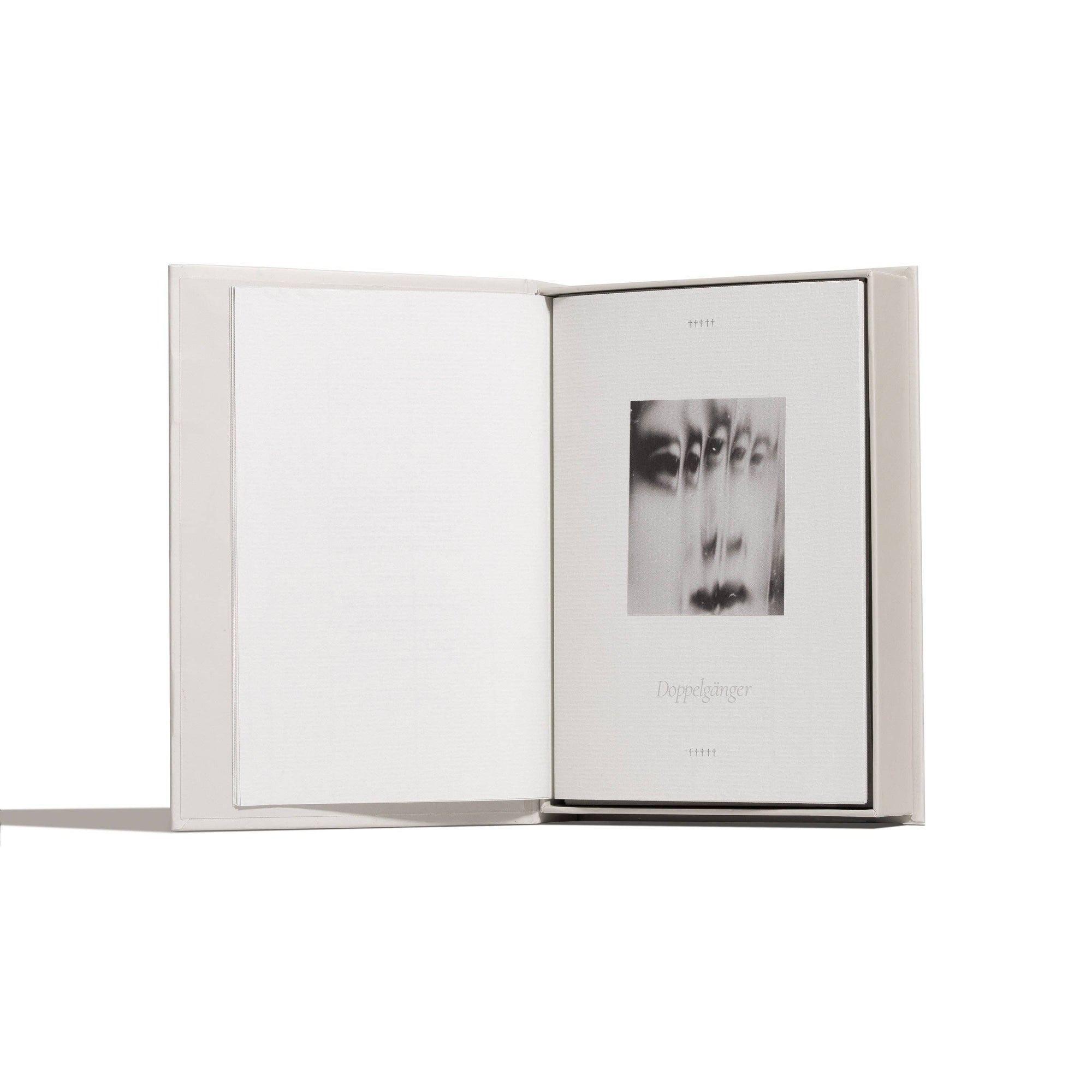 Heretic Parfum x Chelsea Wolf - Ghosts Discovery Set