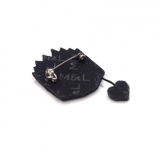 Macon & Lesquoy - Hand embroidered brooch - Looking for the Book