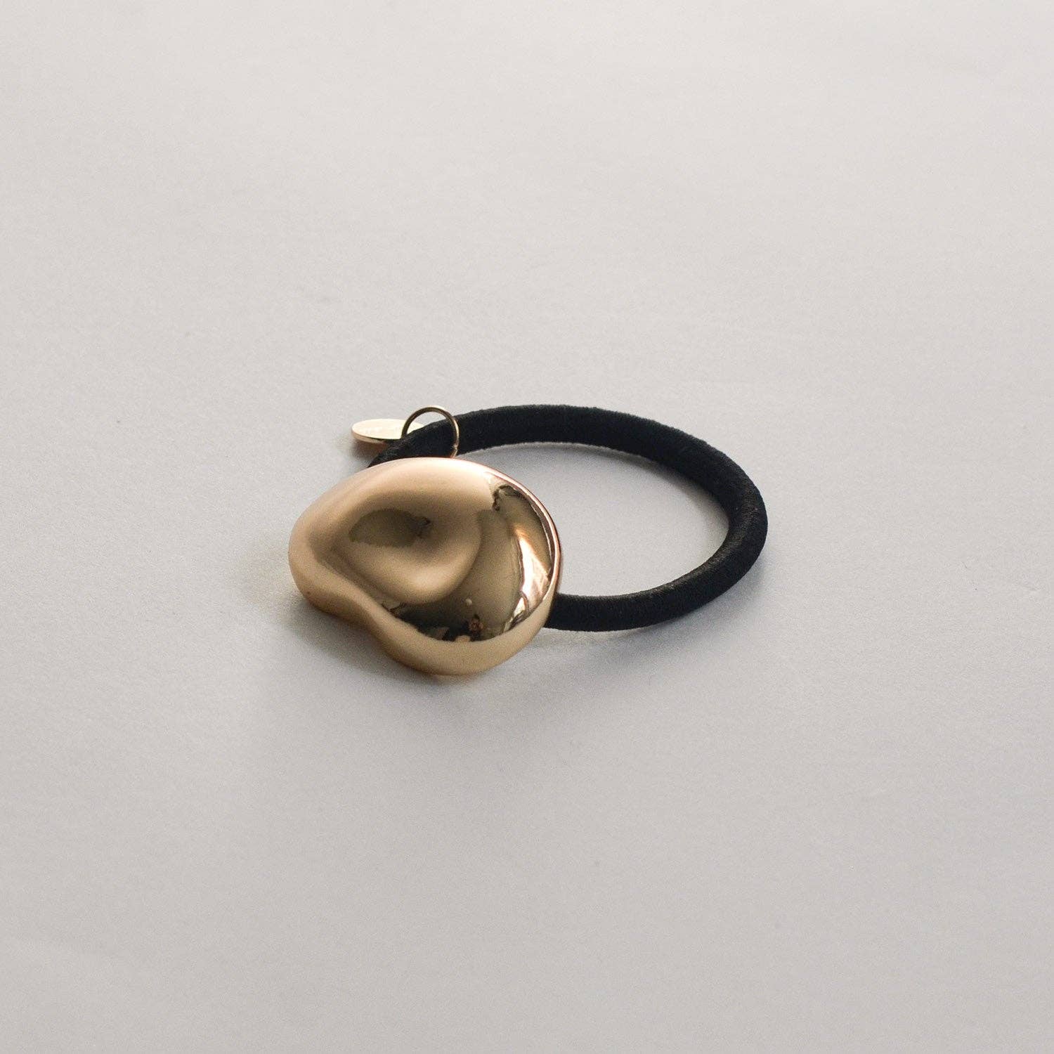 nar'sha - Pebble-Shaped Metal Cuff Hair Tie | Gold