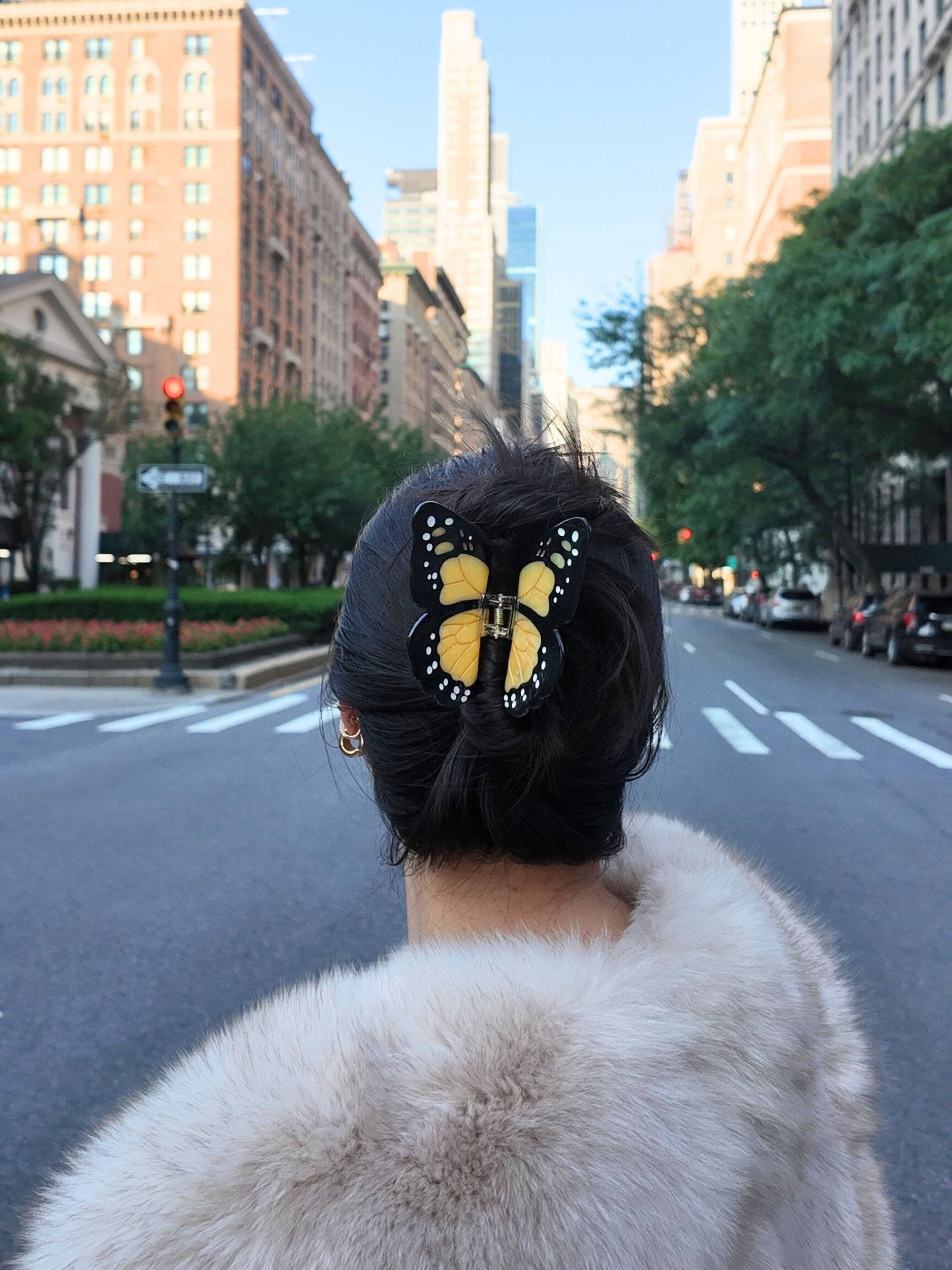 Solar Eclipse - Monarch Butterfly Claw Hair Clip: White