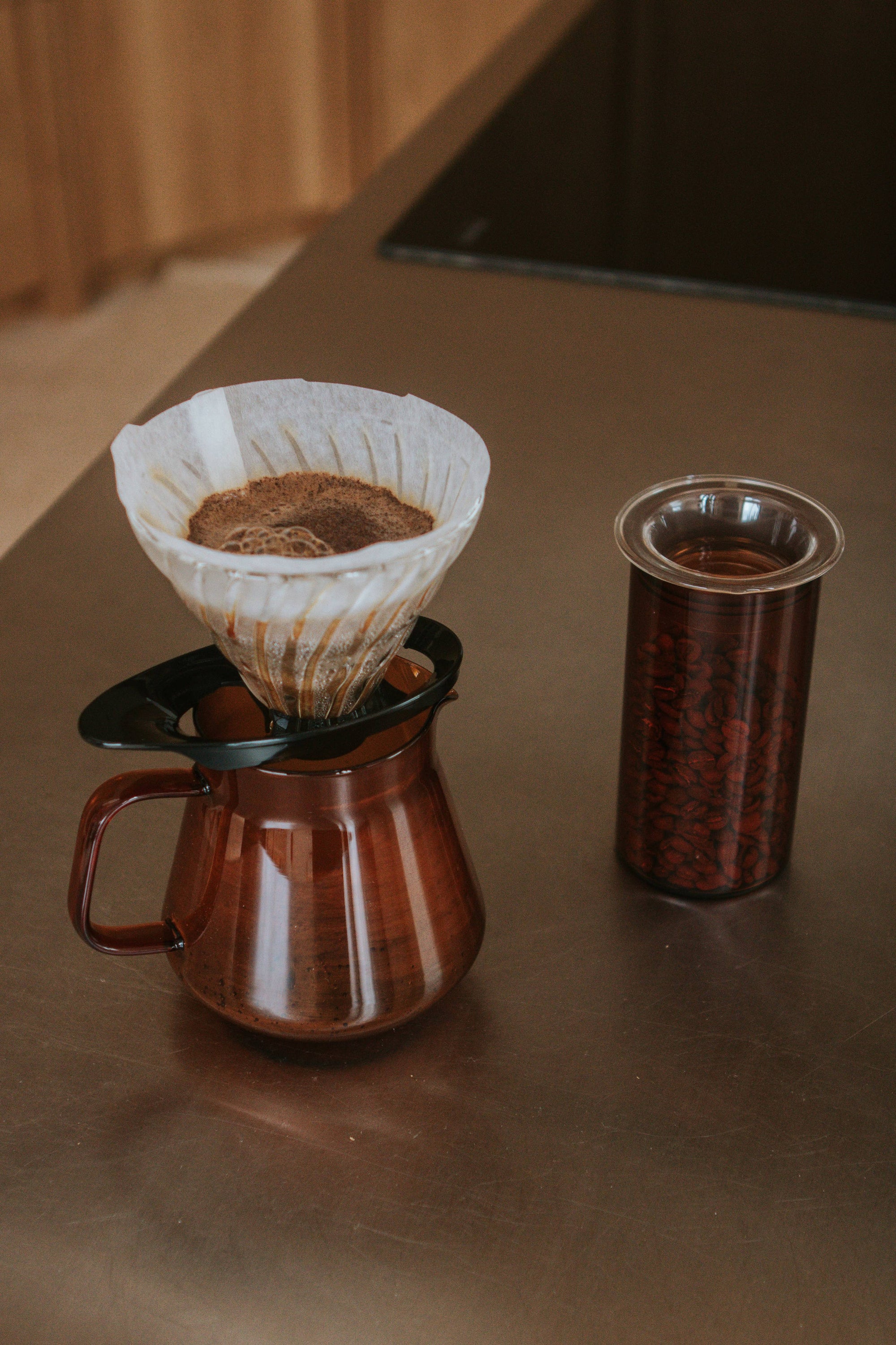 Hario - Colors Glass Coffee and Tea Server 600mL: Grey