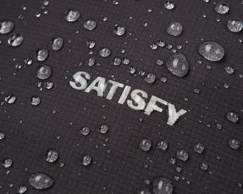 SATISFY - Pertex 3L Rain Cap - Black