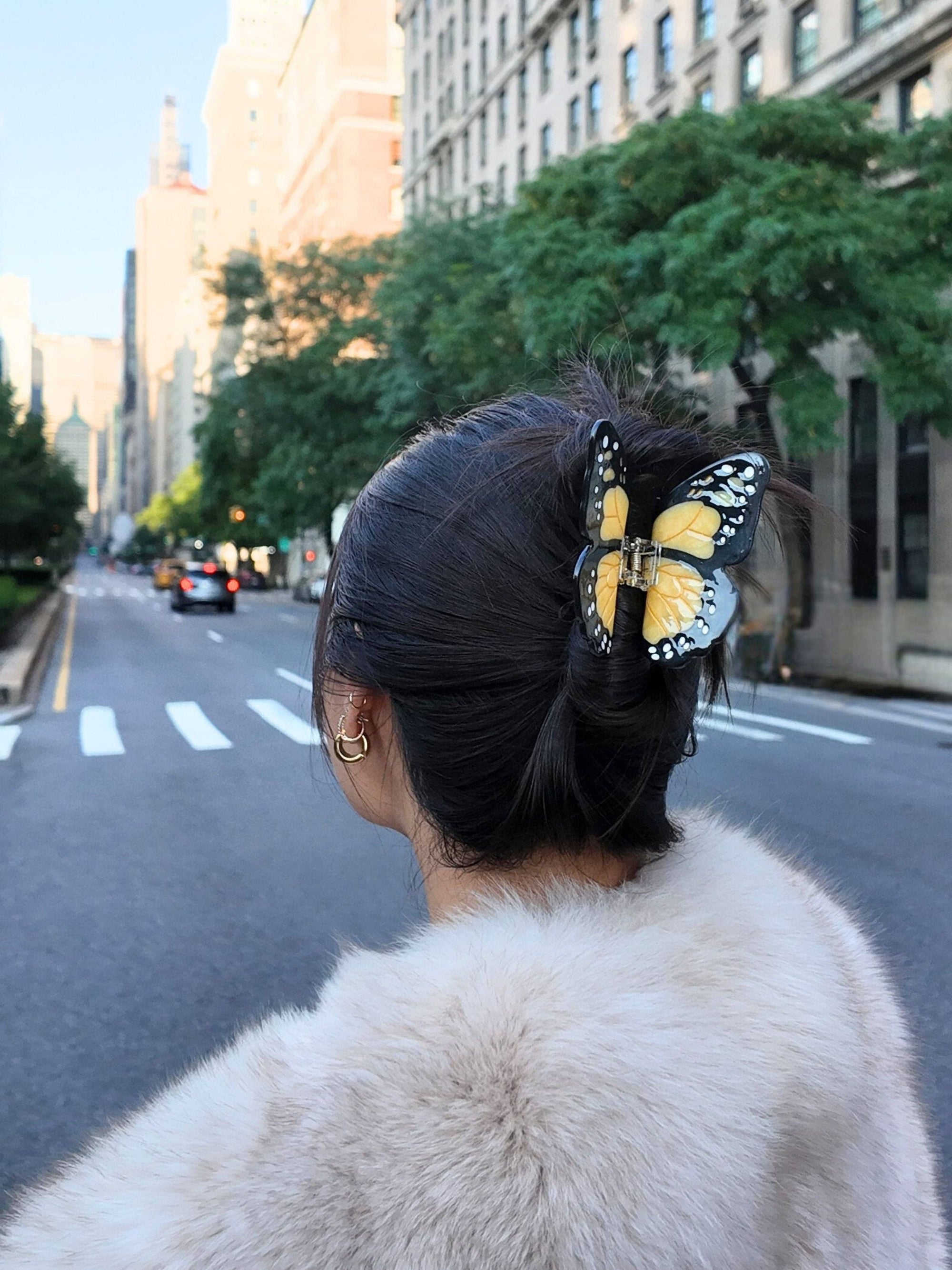 Solar Eclipse - Monarch Butterfly Claw Hair Clip - Pink