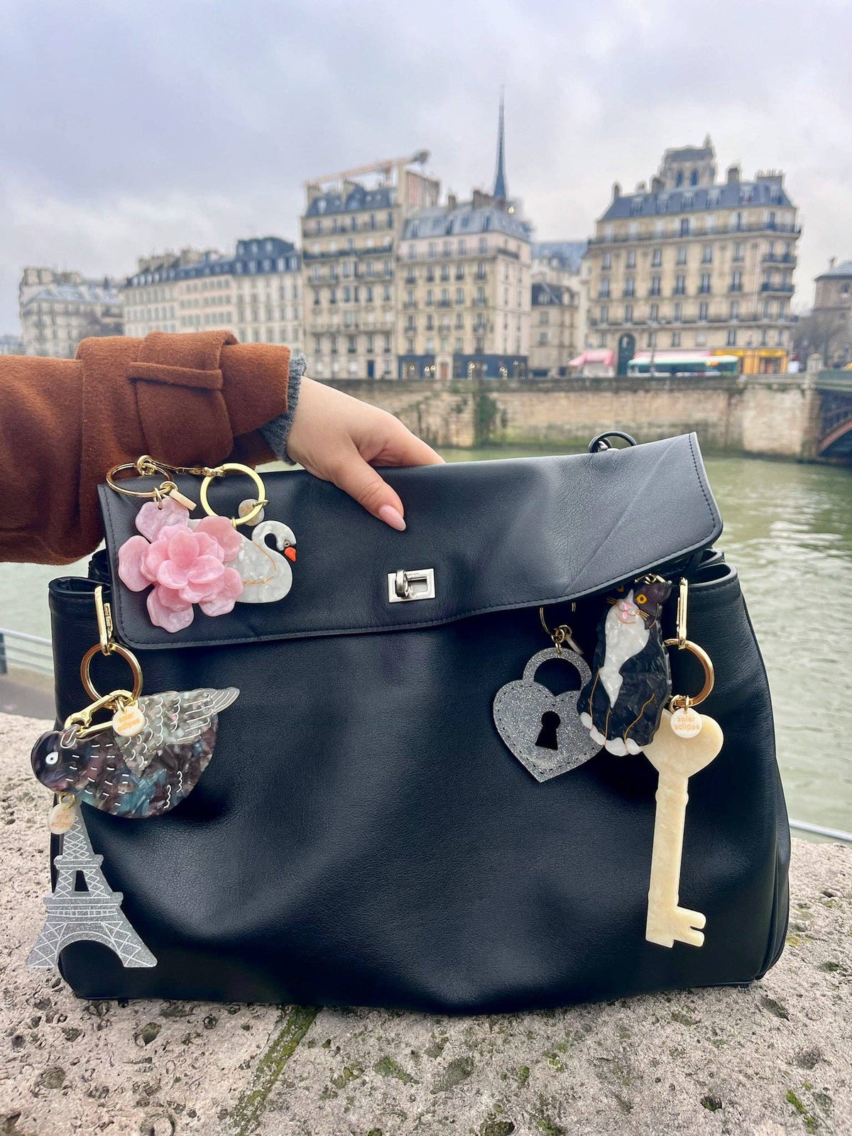 Solar Eclipse  - Bag Charm + Keychain - Eiffel Tower - Silver