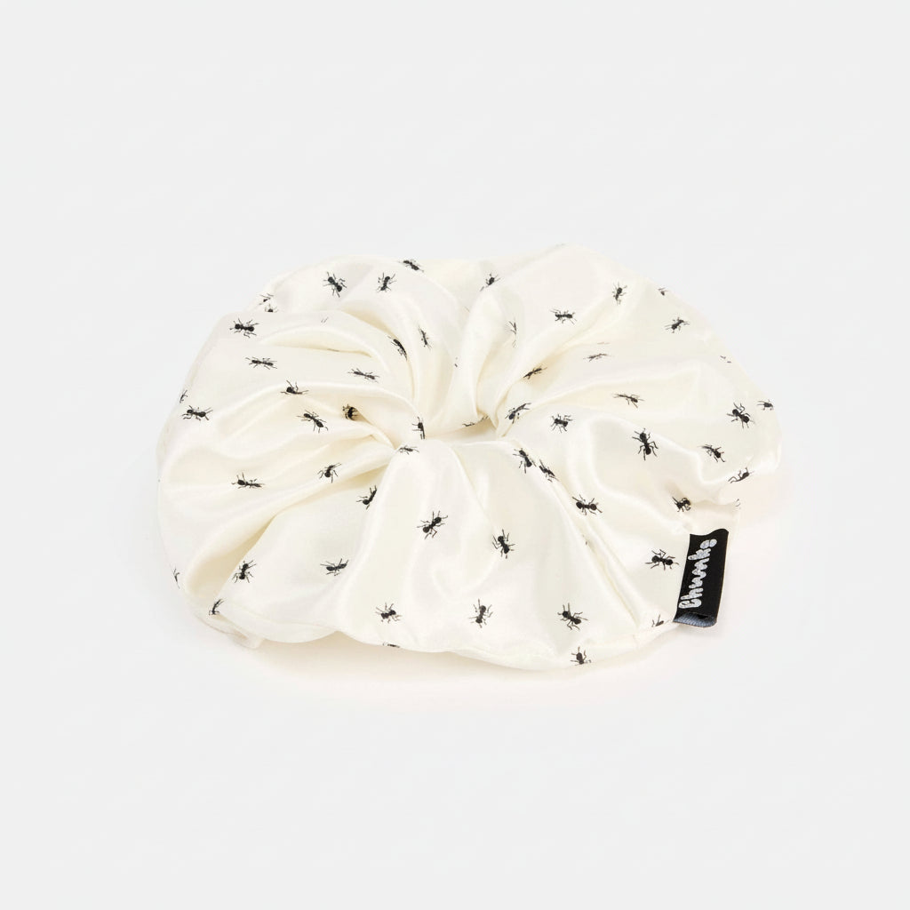 CHUNKS - Silk Scrunchie in Large Ants
