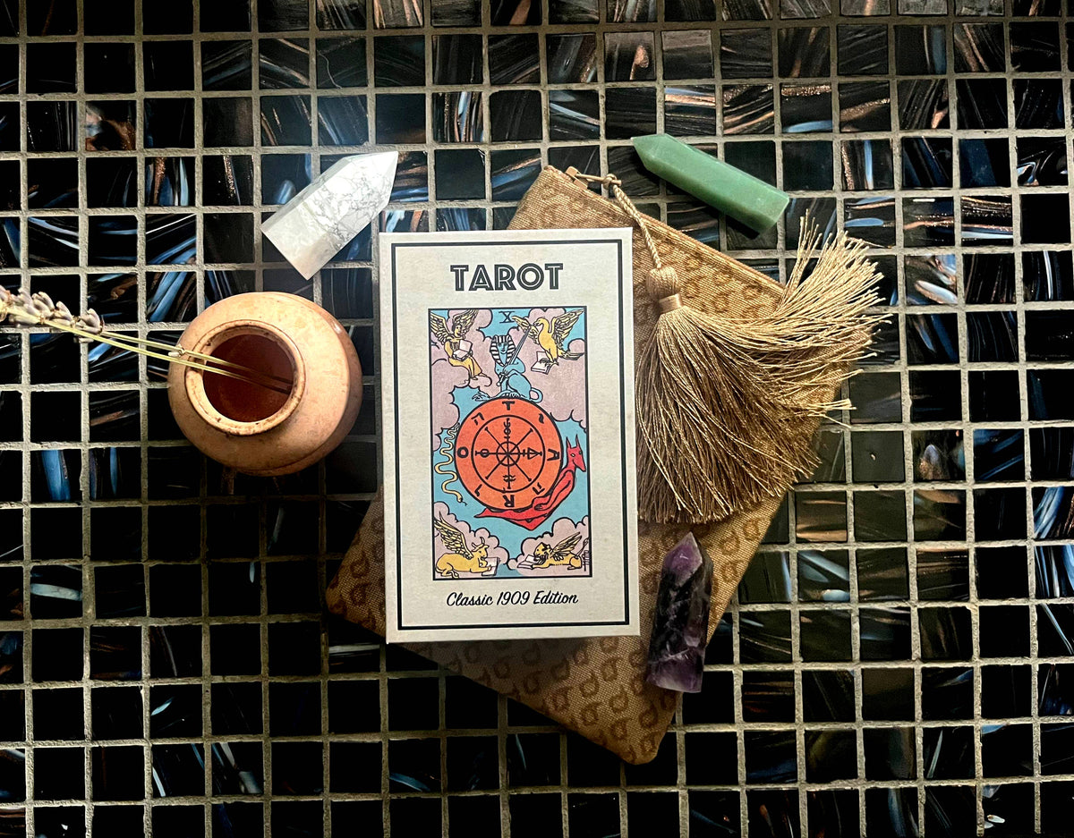 Classic 1909 Rider-Waite-Smith Tarot & Guide