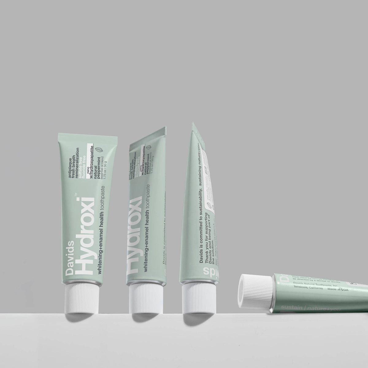 Davids - Hydroxi™ Travel Size Whitening + Enamel Health Nano Hydroxyapatite Toothpaste - Peppermint