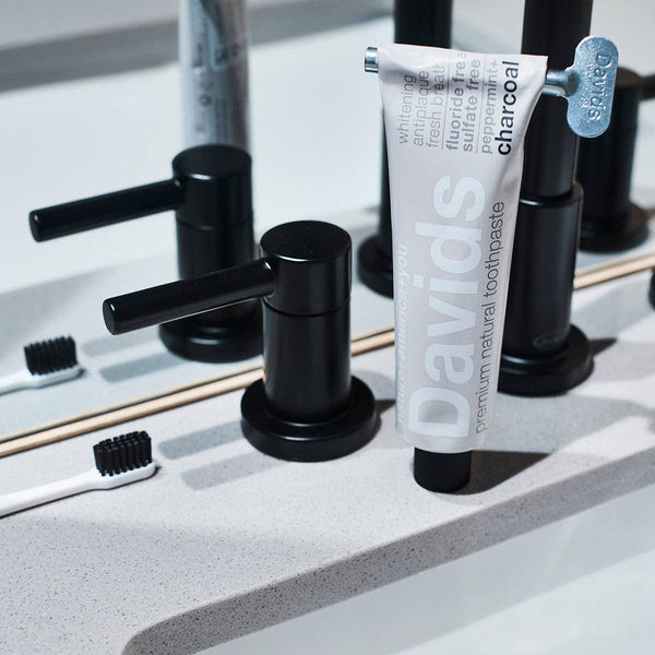 Davids - Premium Natural Toothpaste - Charcoal + Peppermint