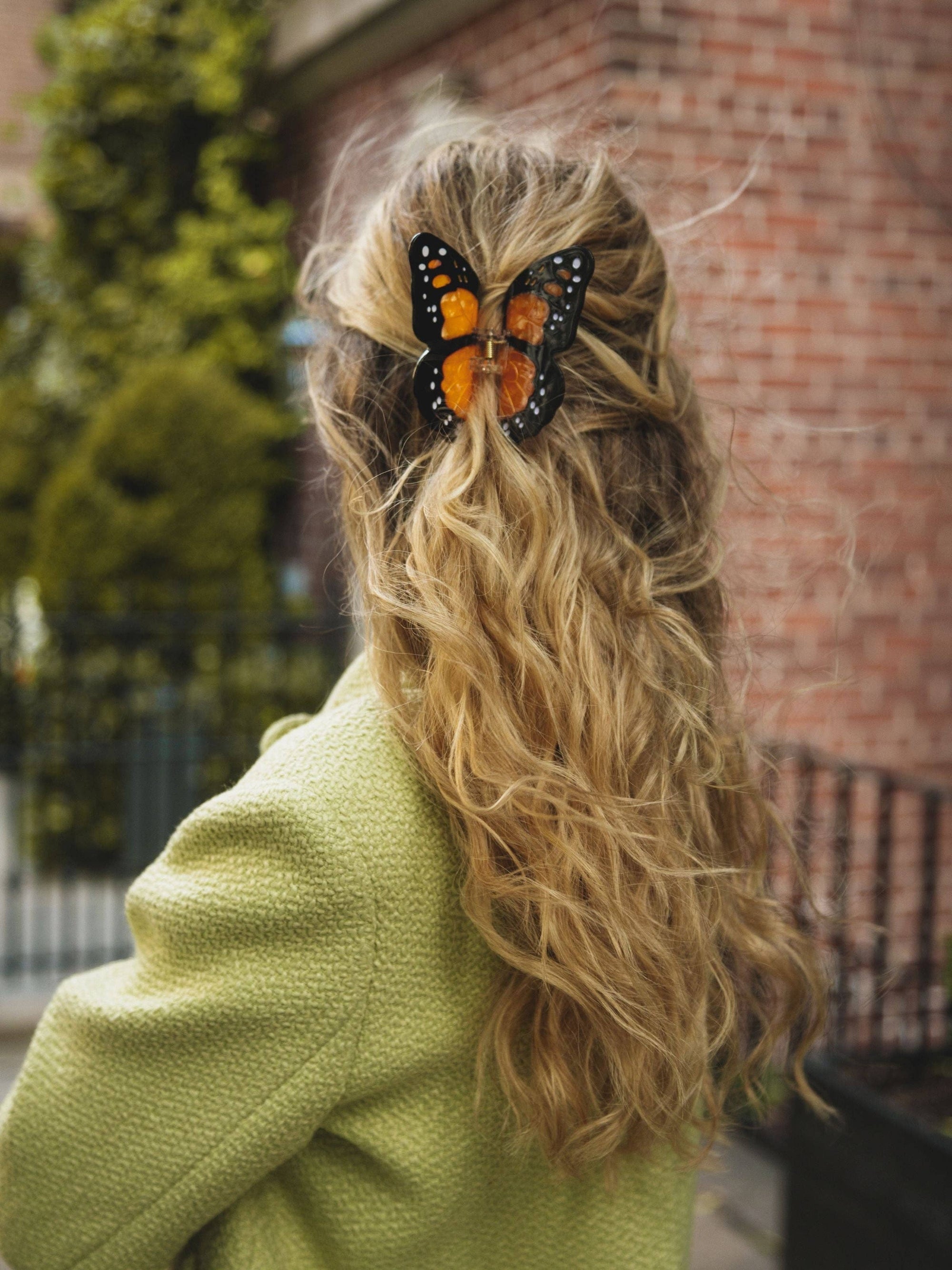 Solar Eclipse - Monarch Butterfly Claw Hair Clip - Pink