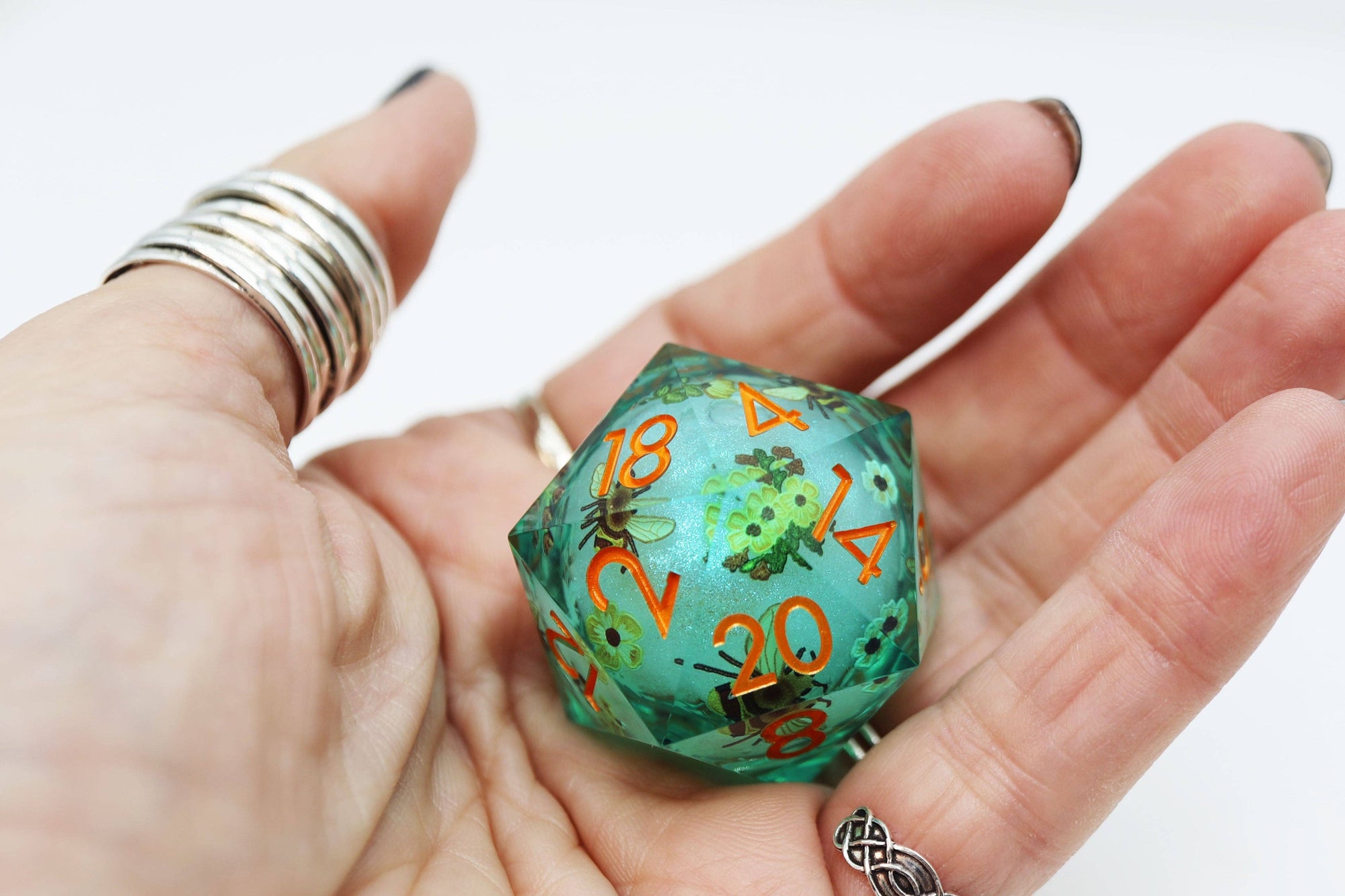 33mm Sharp Edge Liquid Core D20 - Almond Blossoms