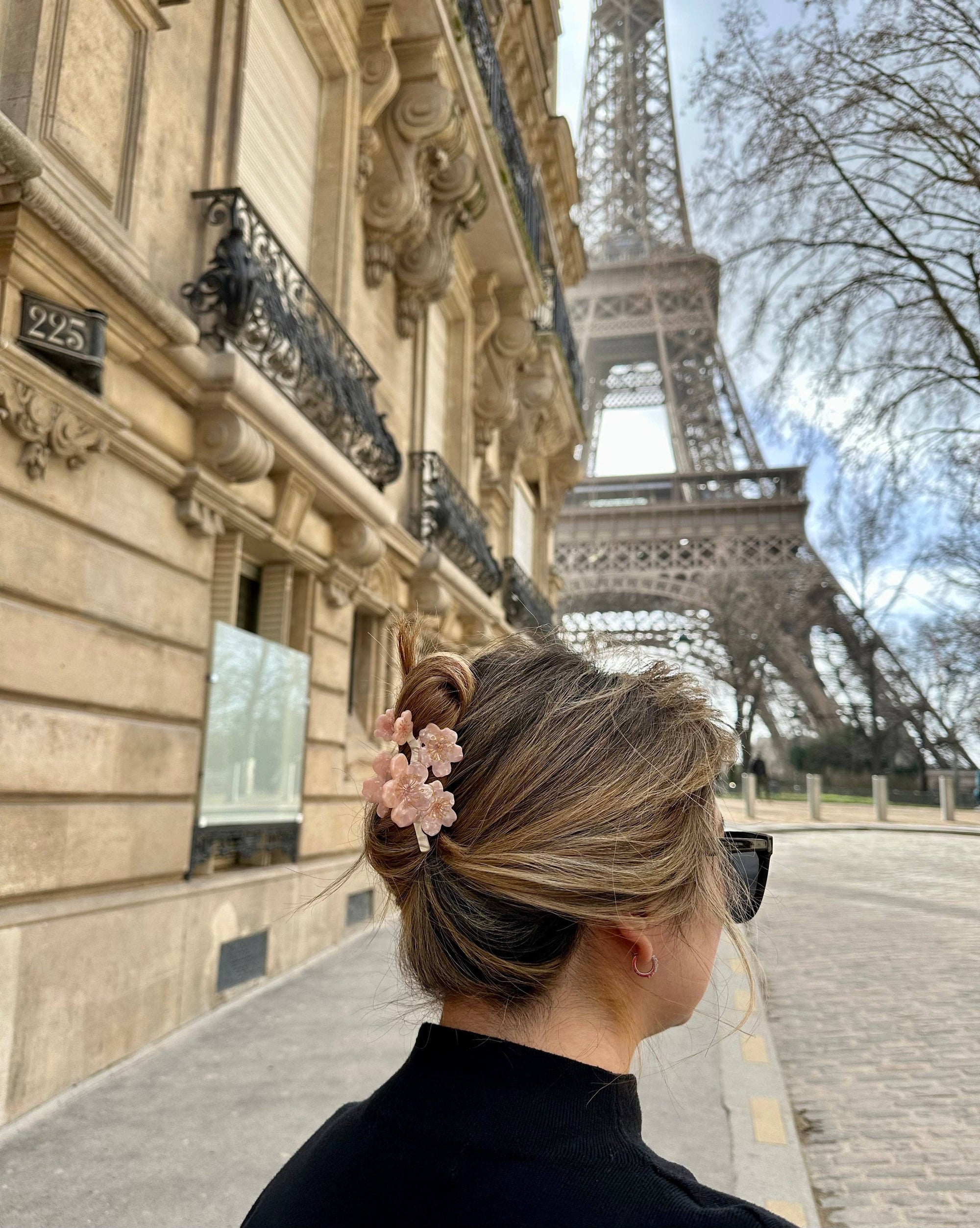 Solar Eclipse - Hand-Painted Cherry Blossom Flower Claw Hair Clip - Pink Cherry Blossom