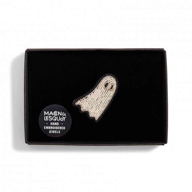 Macon & Lesquoy - Hand embroidered brooch - Ghost