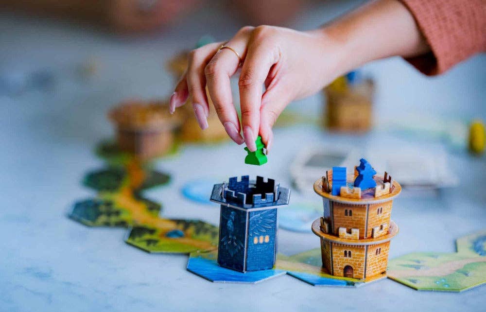 Capstone Games - Wandering Towers: Base Game / 30 minutes / 1-6 Players