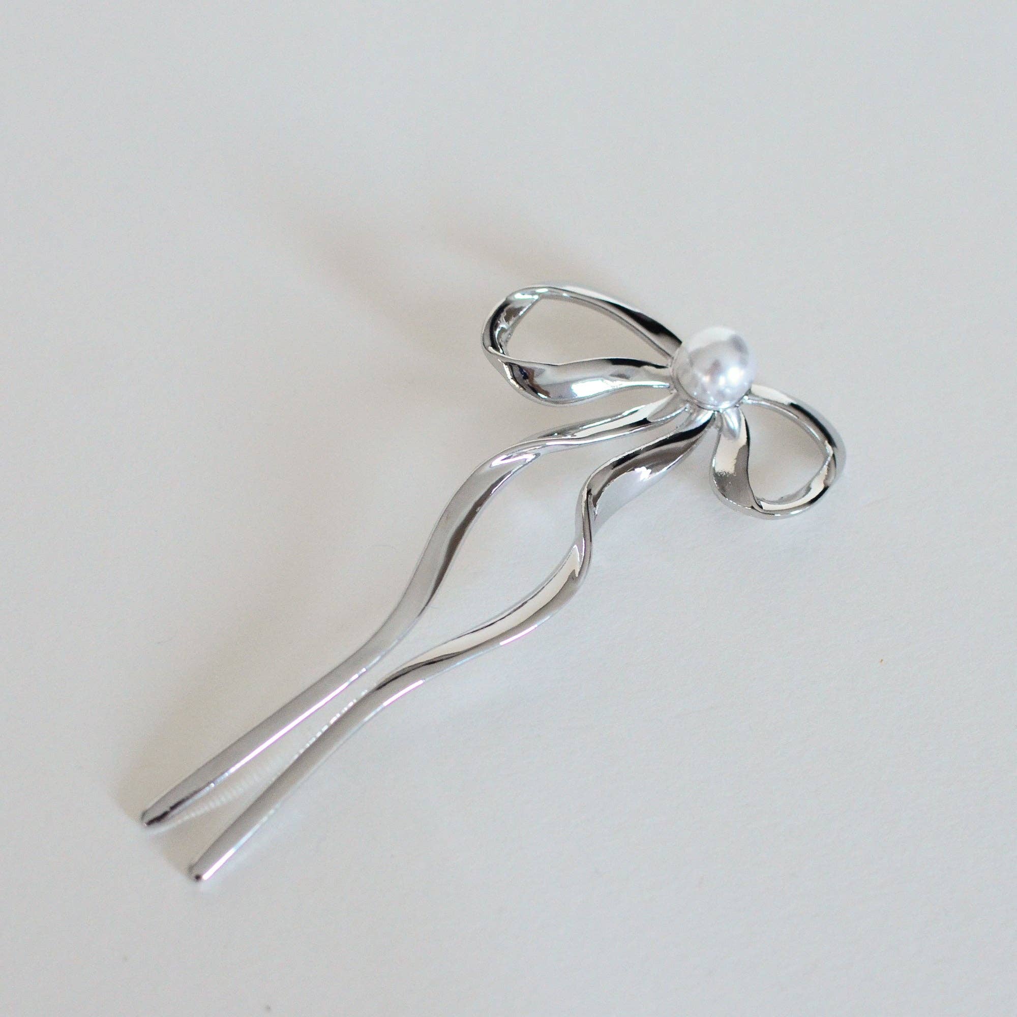 nar'sha - Pearl Bow Hair Stick l Silver