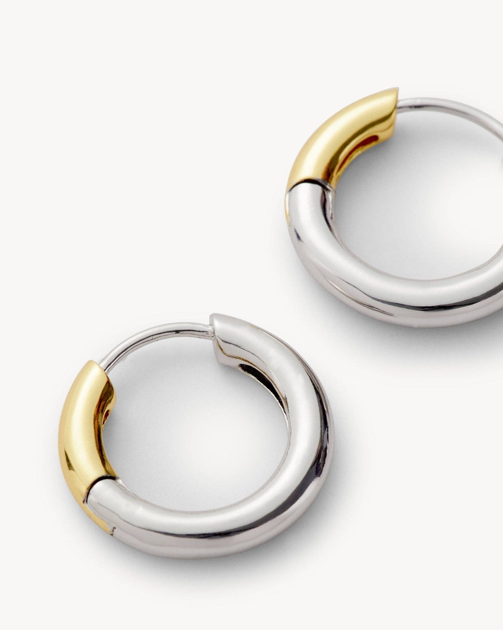 MACHETE - 3/4" Petite Hoops - Silver