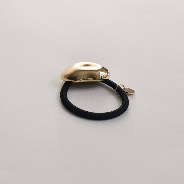 nar'sha Pebble-Shaped Metal Cuff Hair Tie Gold
