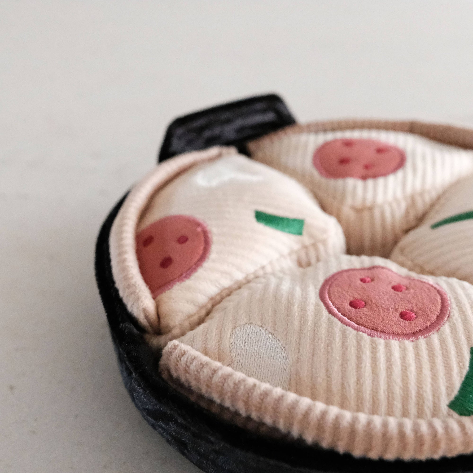 Lambwolf Collective - Enrichment Dog Toy - Deep Dish Pizza