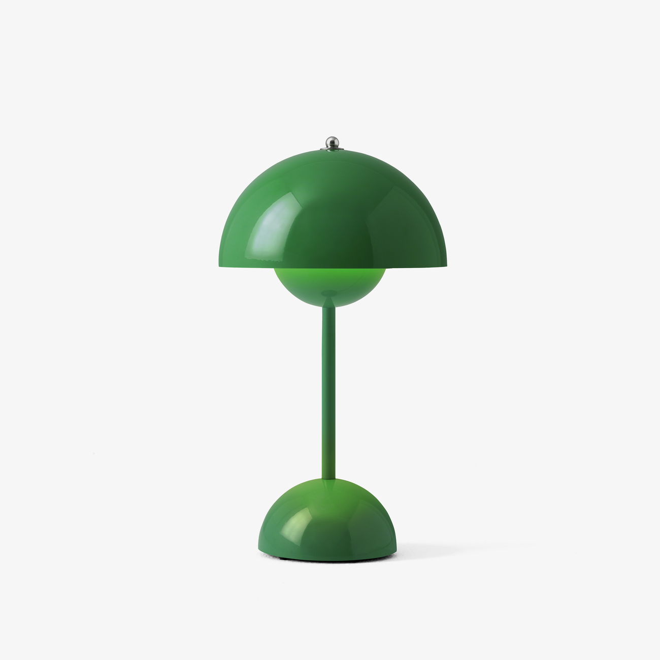 &Tradition - Flowerpot VP9 Portable Lamp - Signal Green - Space Camp