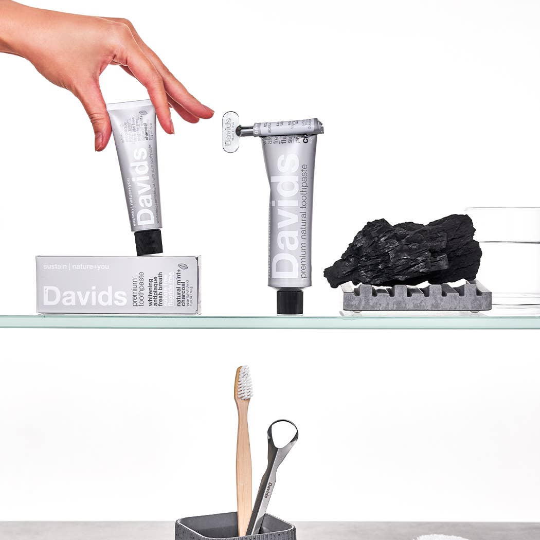 Davids - Premium Natural Toothpaste - Charcoal + Peppermint
