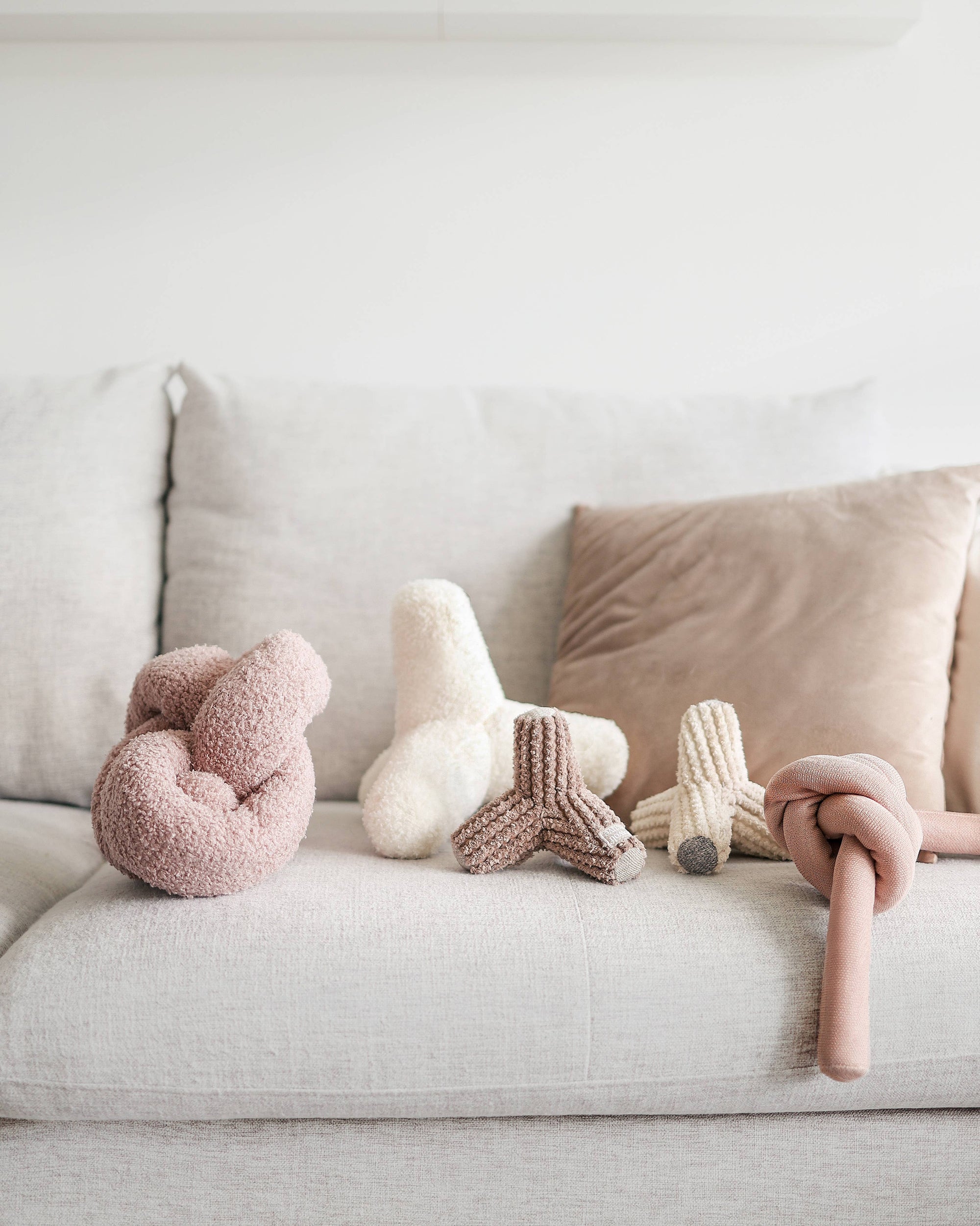 Lambwolf Collective - O Nou Enrichment Toy - Oversized Oat