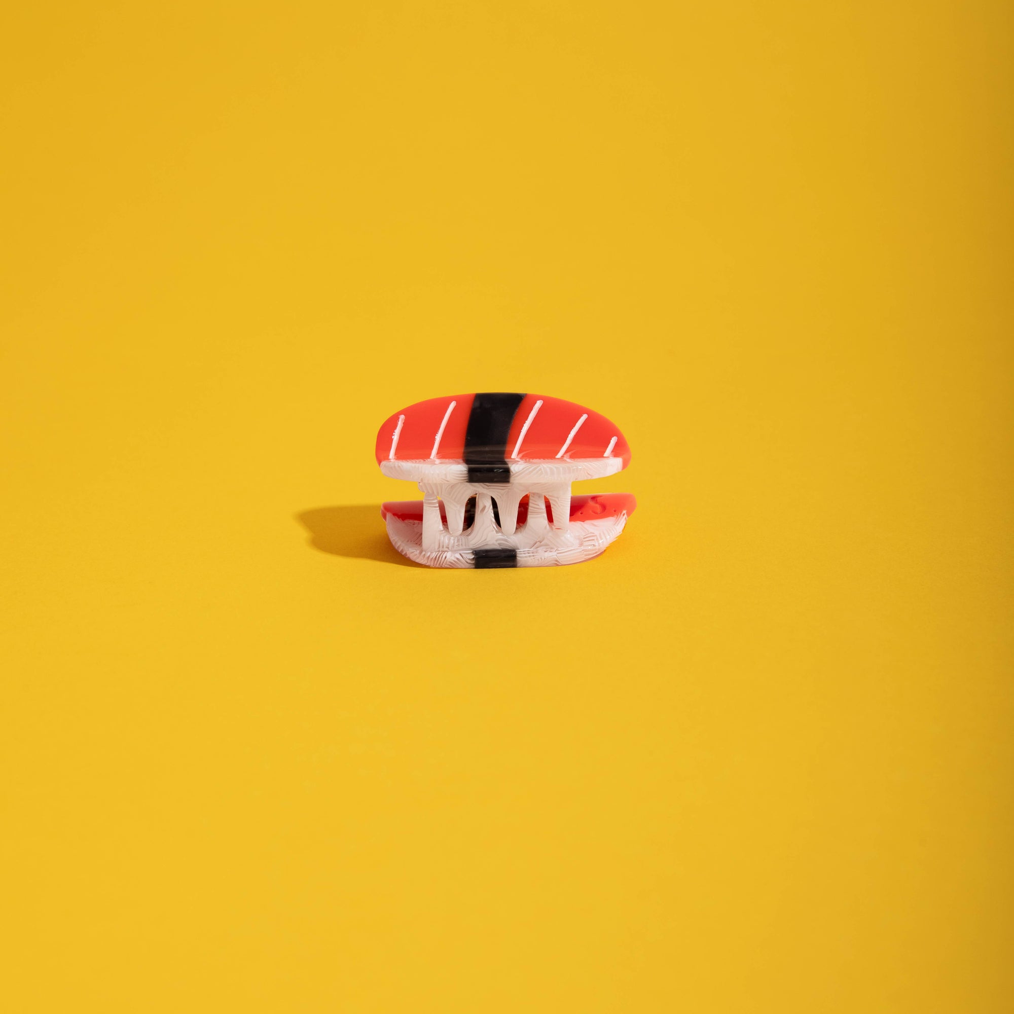 Carolyn Suzuki - Maguro - Mini Hair Claw