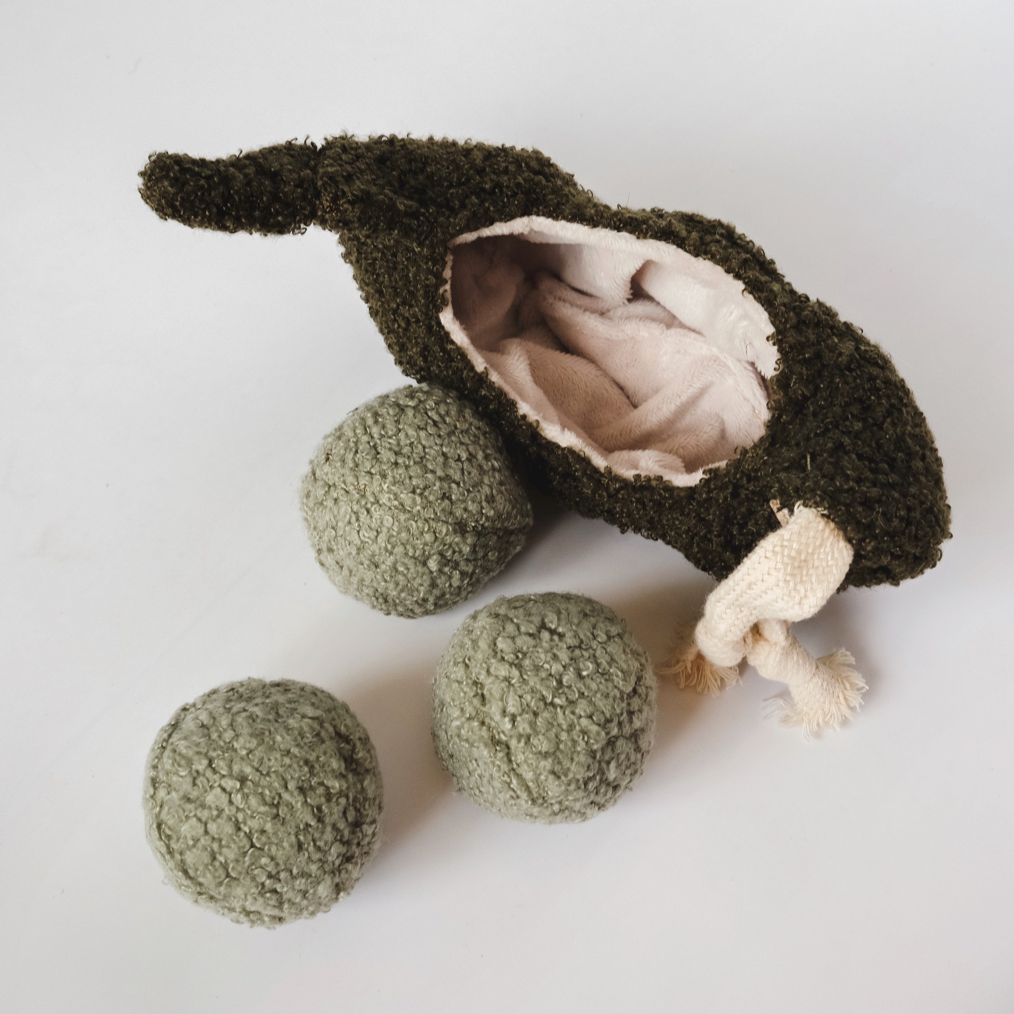 Lambwolf Collective - Enrichment Snuffle Toy - Pea Pop