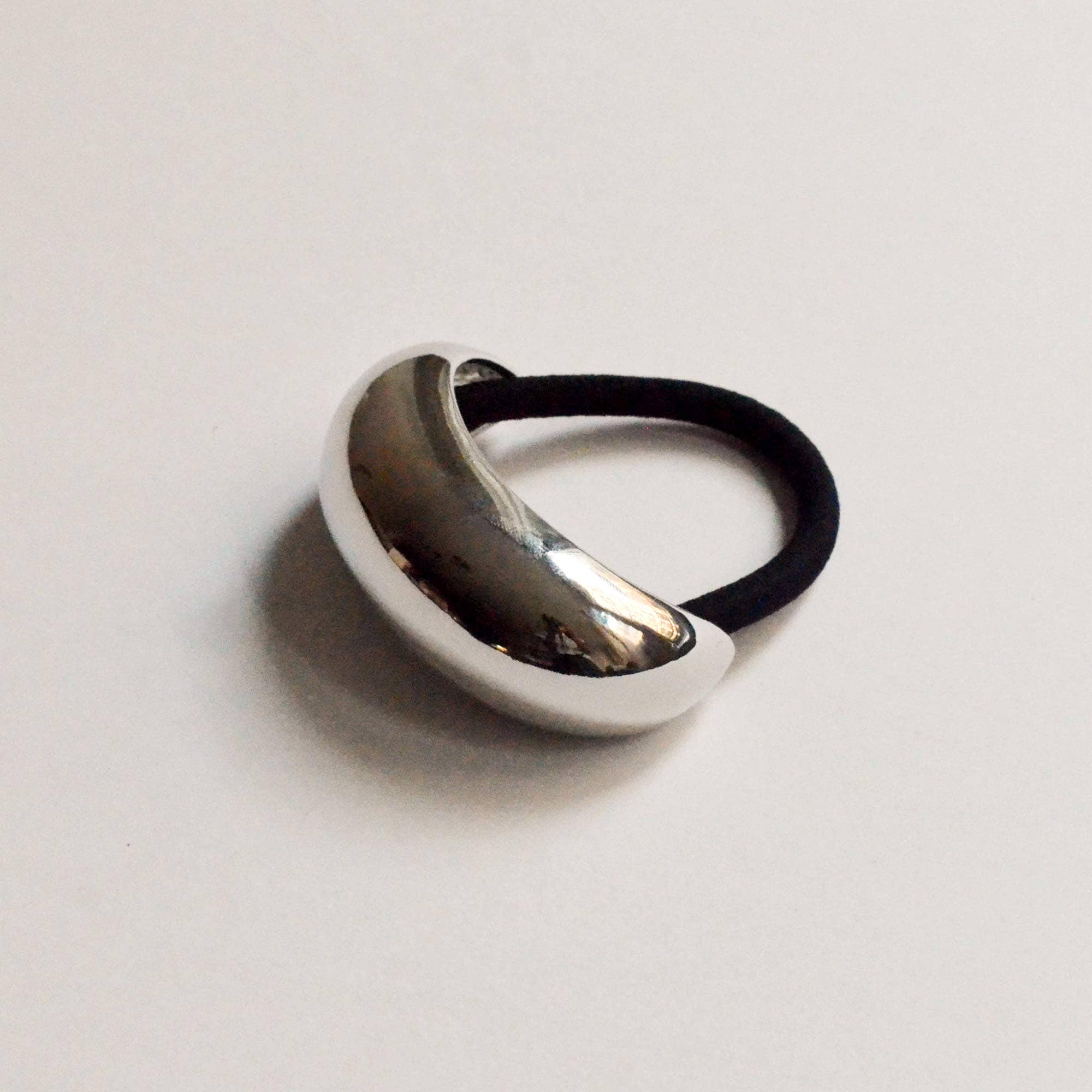 nar'sha - Wide Crescent Metal Ponytail Hair Tie | Silver