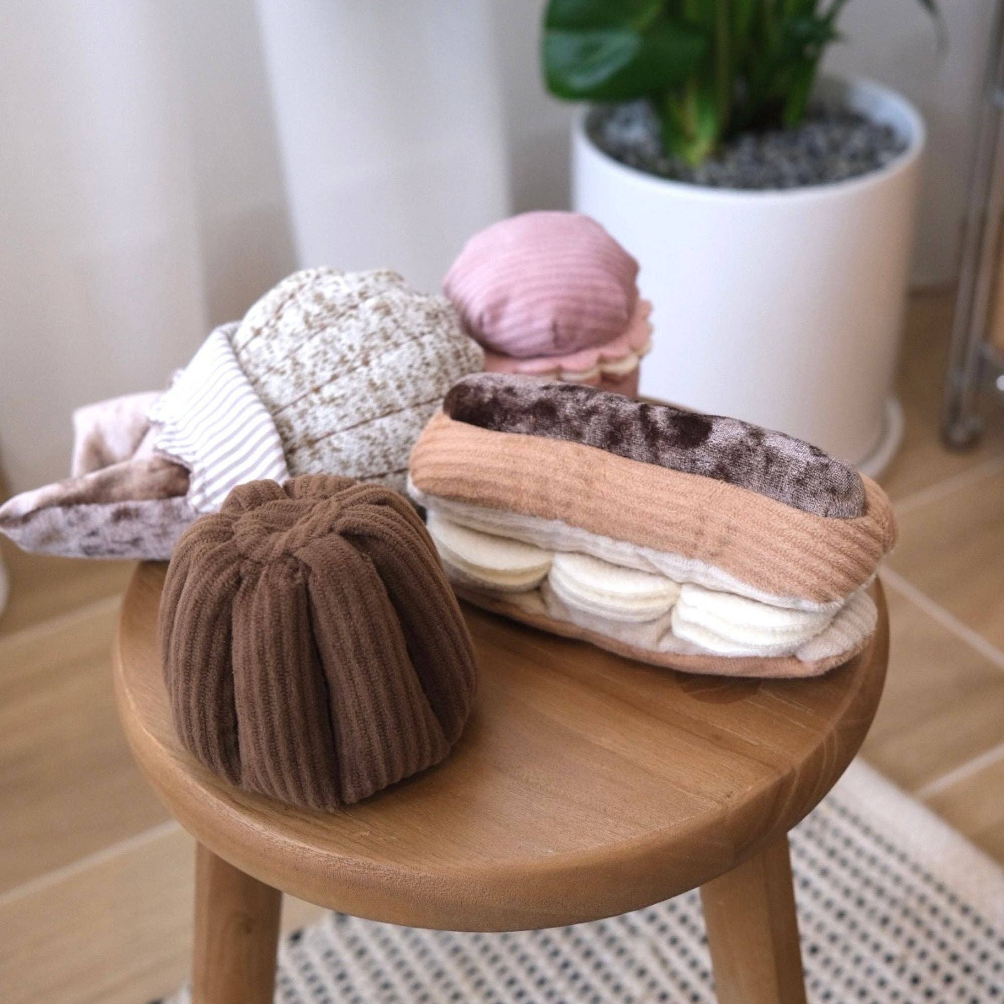 Lambwolf Collective - Enrichment Snuffle Dog Toy - Eclair