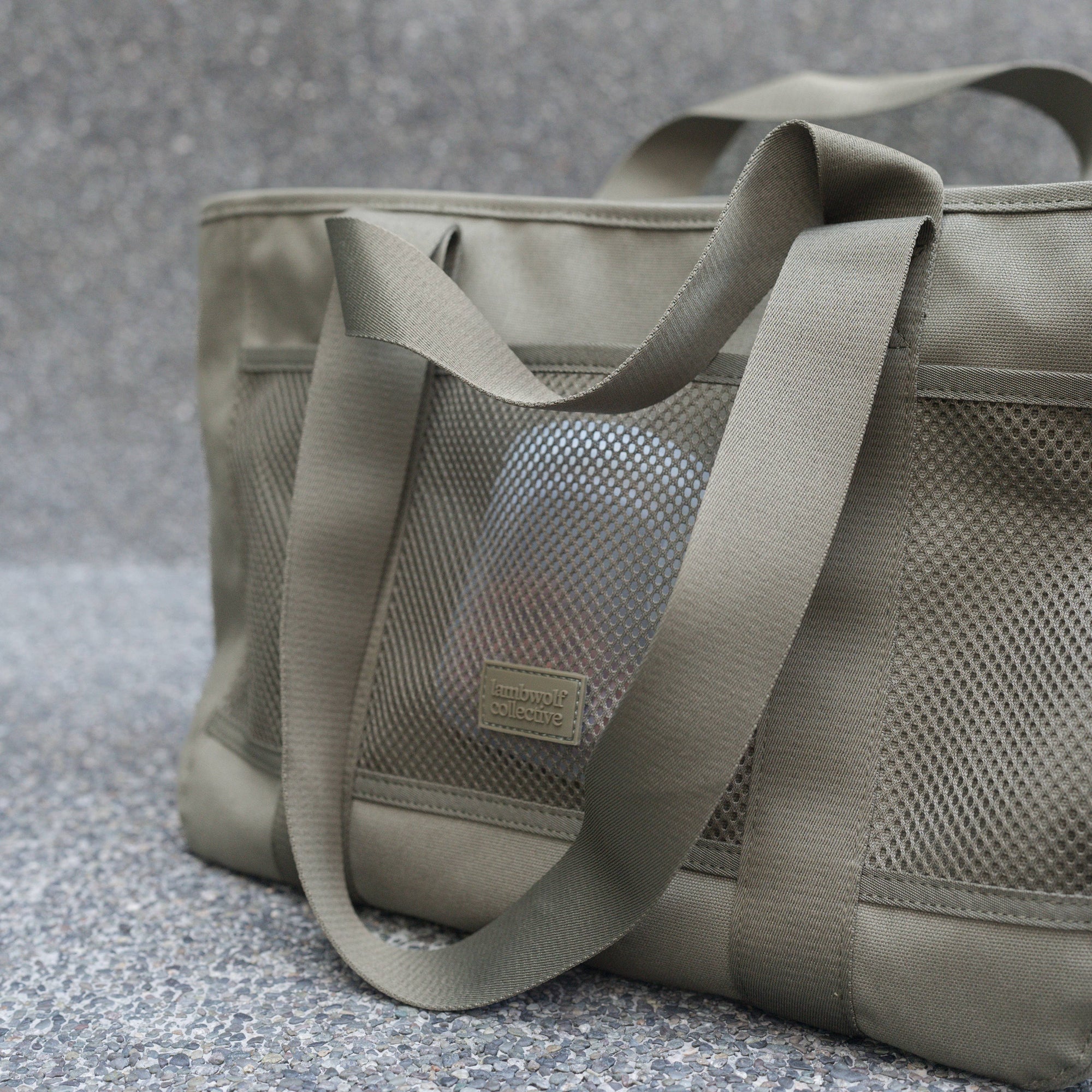 Lambwolf Collective - Subway Pet Carrier - Fern