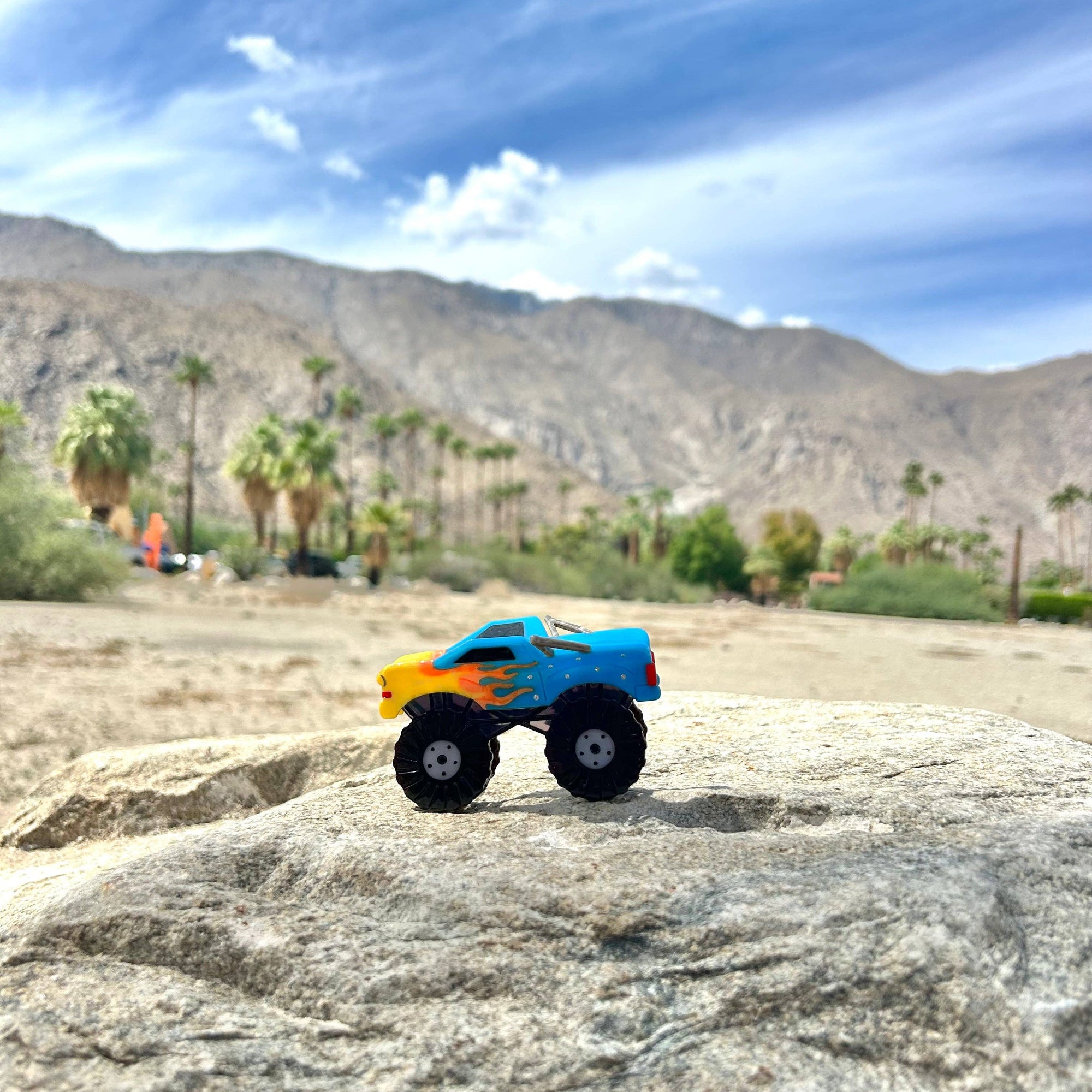 Babe Digger Monster Truck Hair Claw