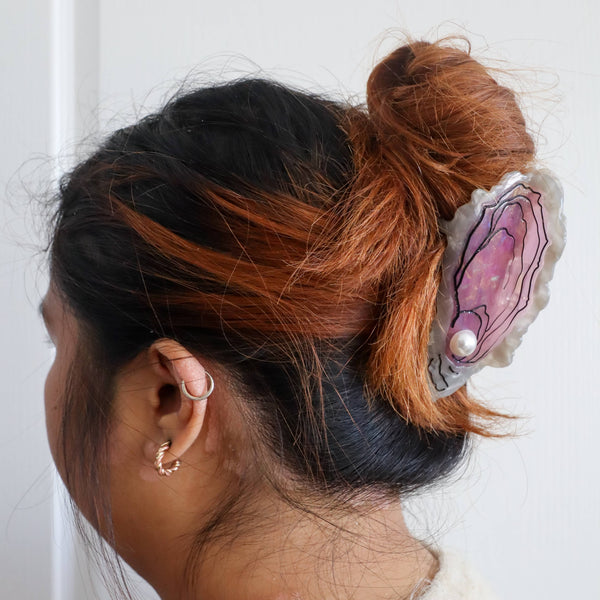 Large Oyster Hair Claw Clip