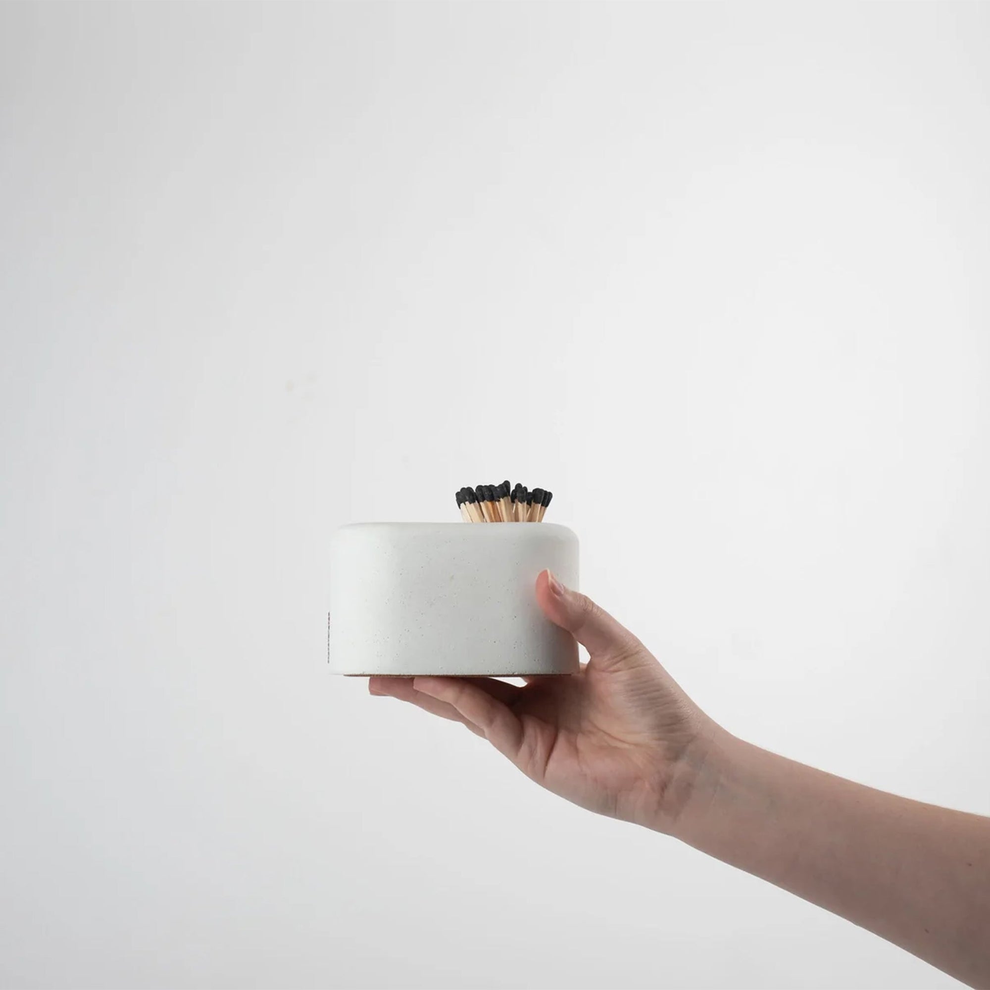 Streamliner Match Holder & Striker - White