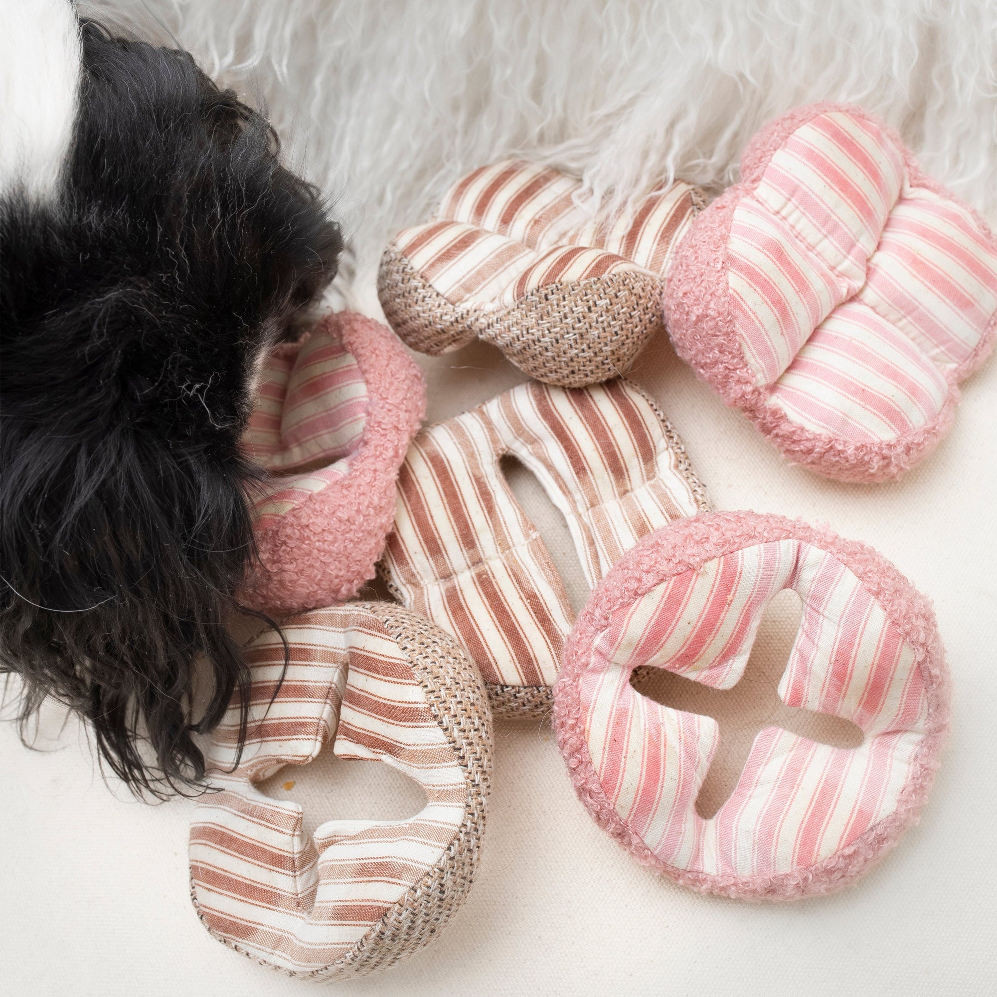Lambwolf Collective - Mini Monti Enrichment Snuffle Dog Toy - Strawberry